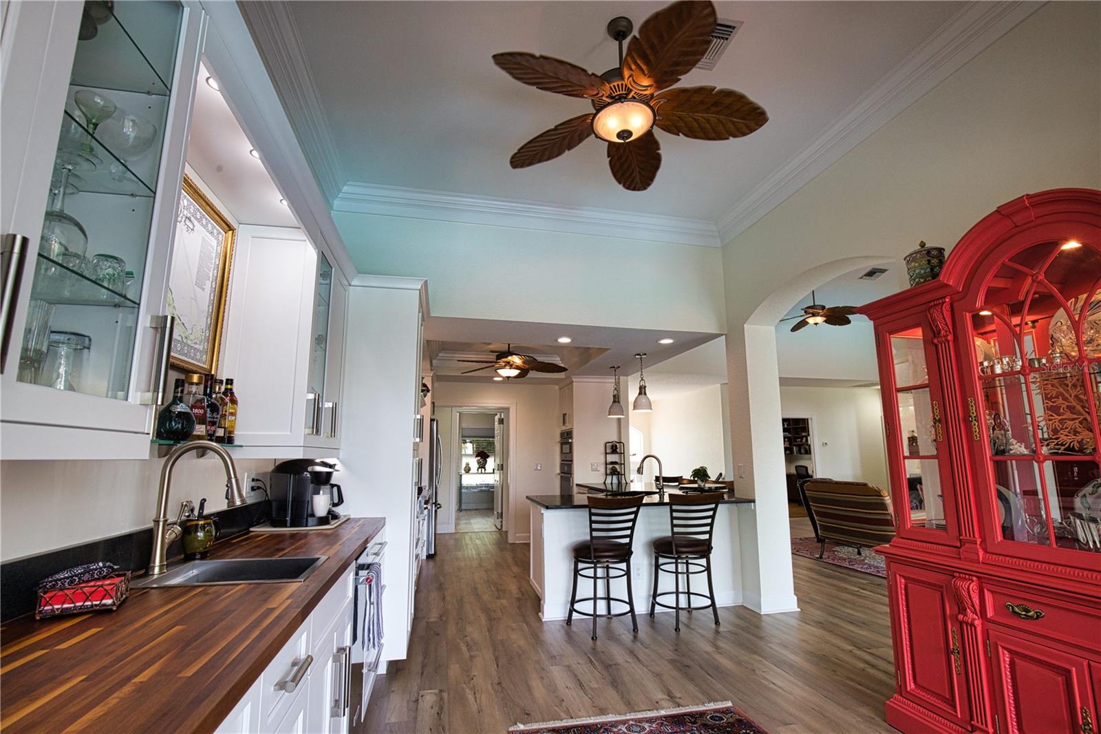 10110 CREEKSIDE DR