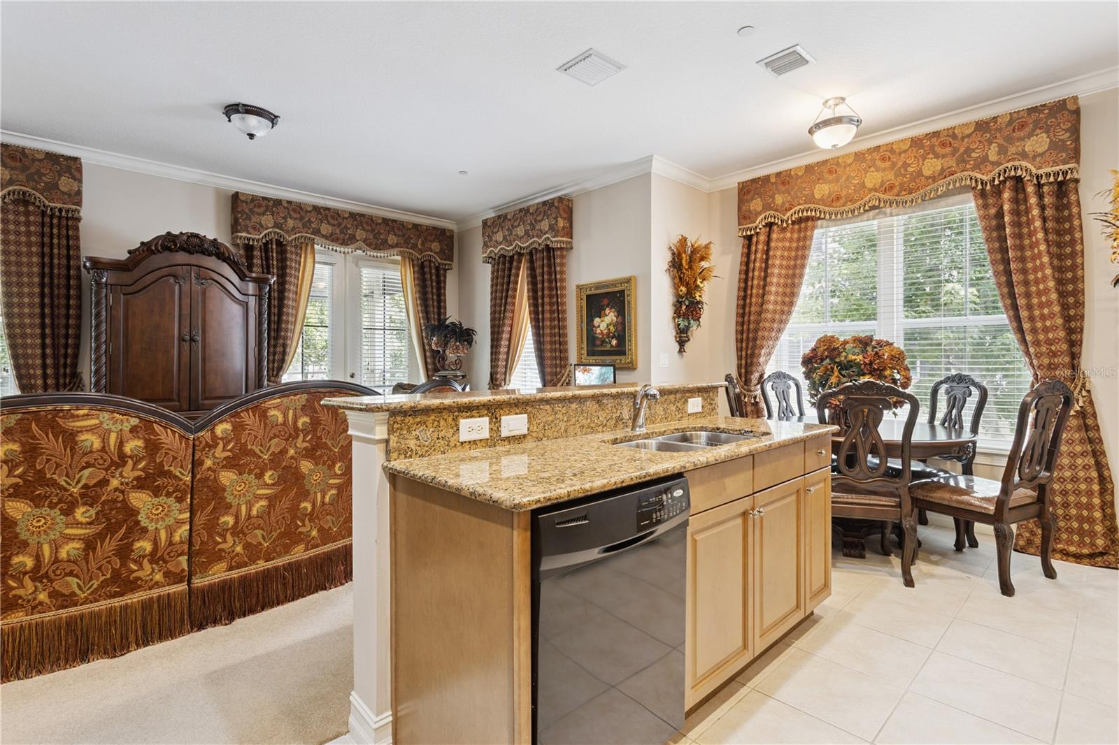 762 CELEBRATION AVE #2201