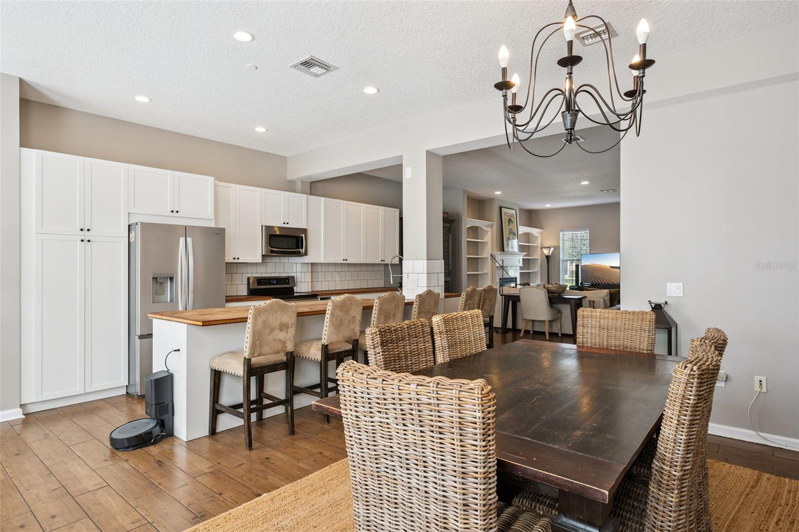 323 CELEBRATION BLVD