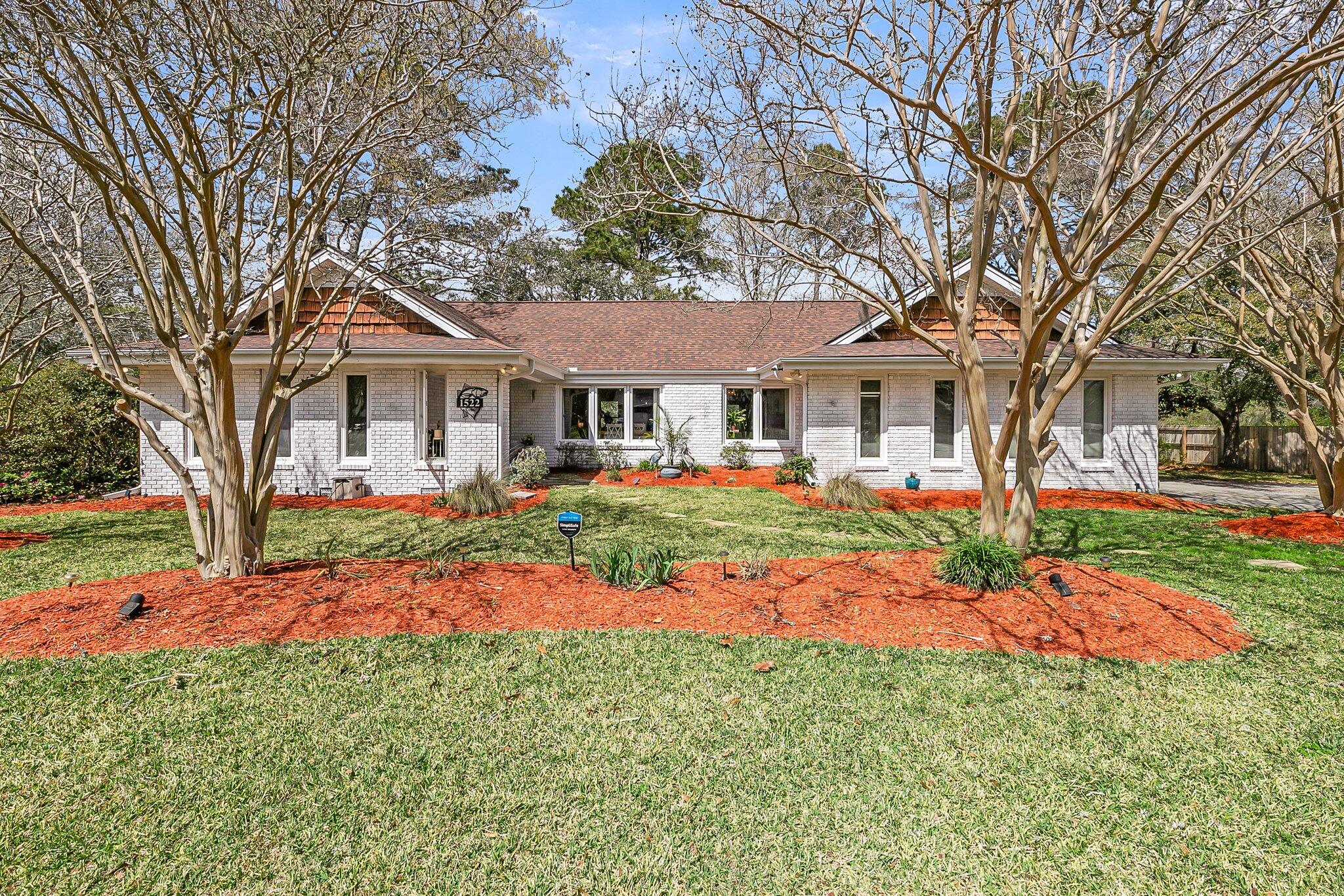 1522 N Pinebark Lane