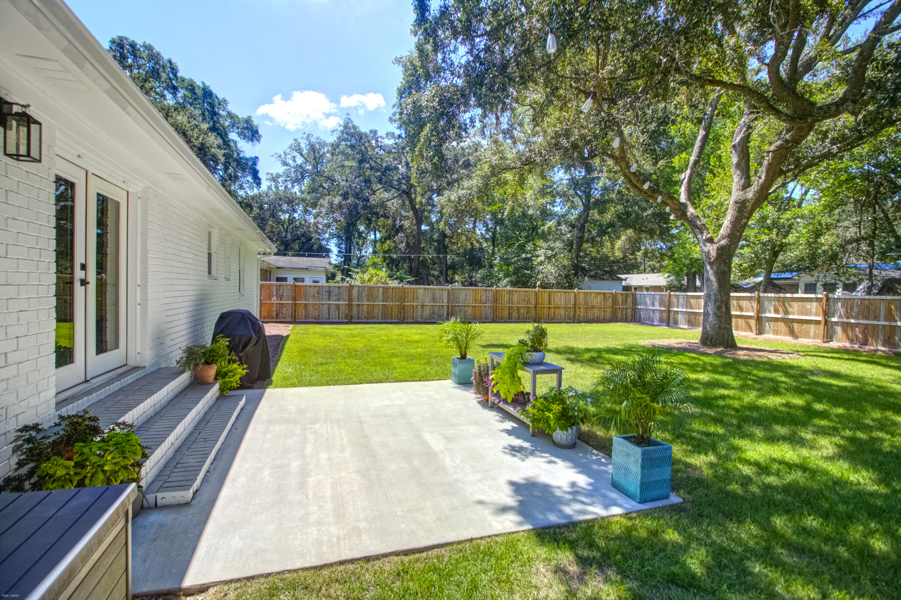 1079 Kentwood Circle
