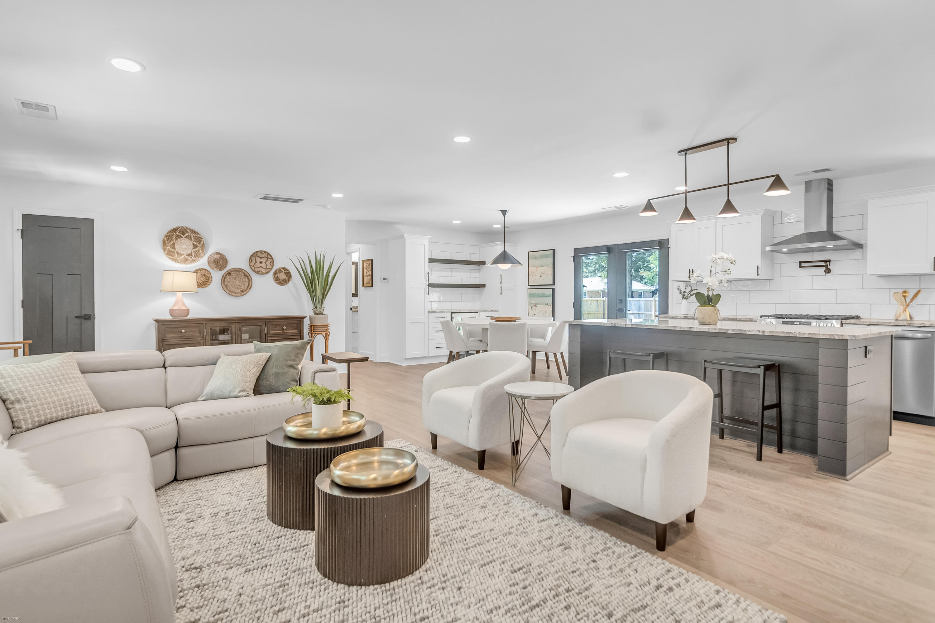 1079 Kentwood Circle