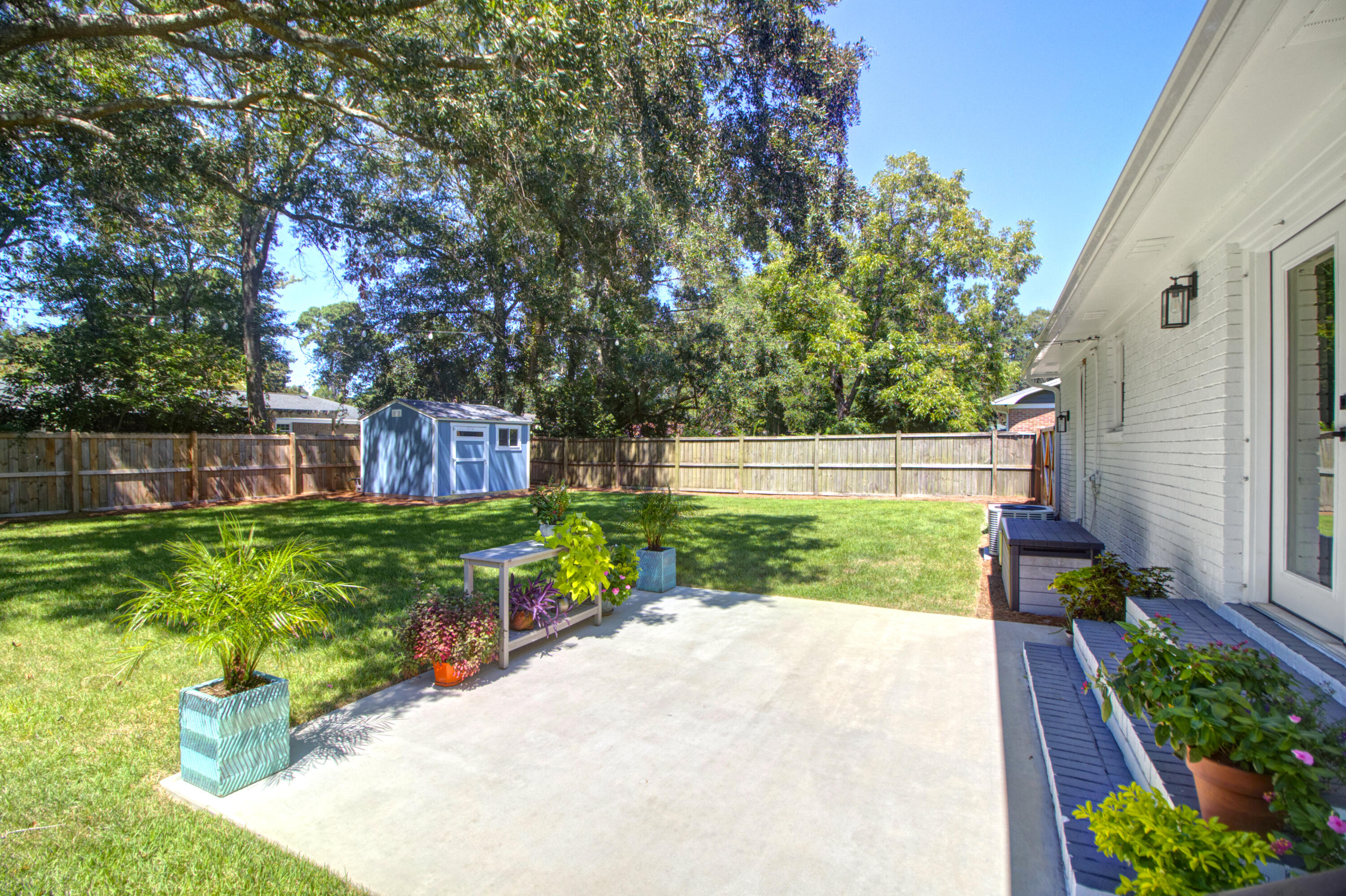 1079 Kentwood Circle