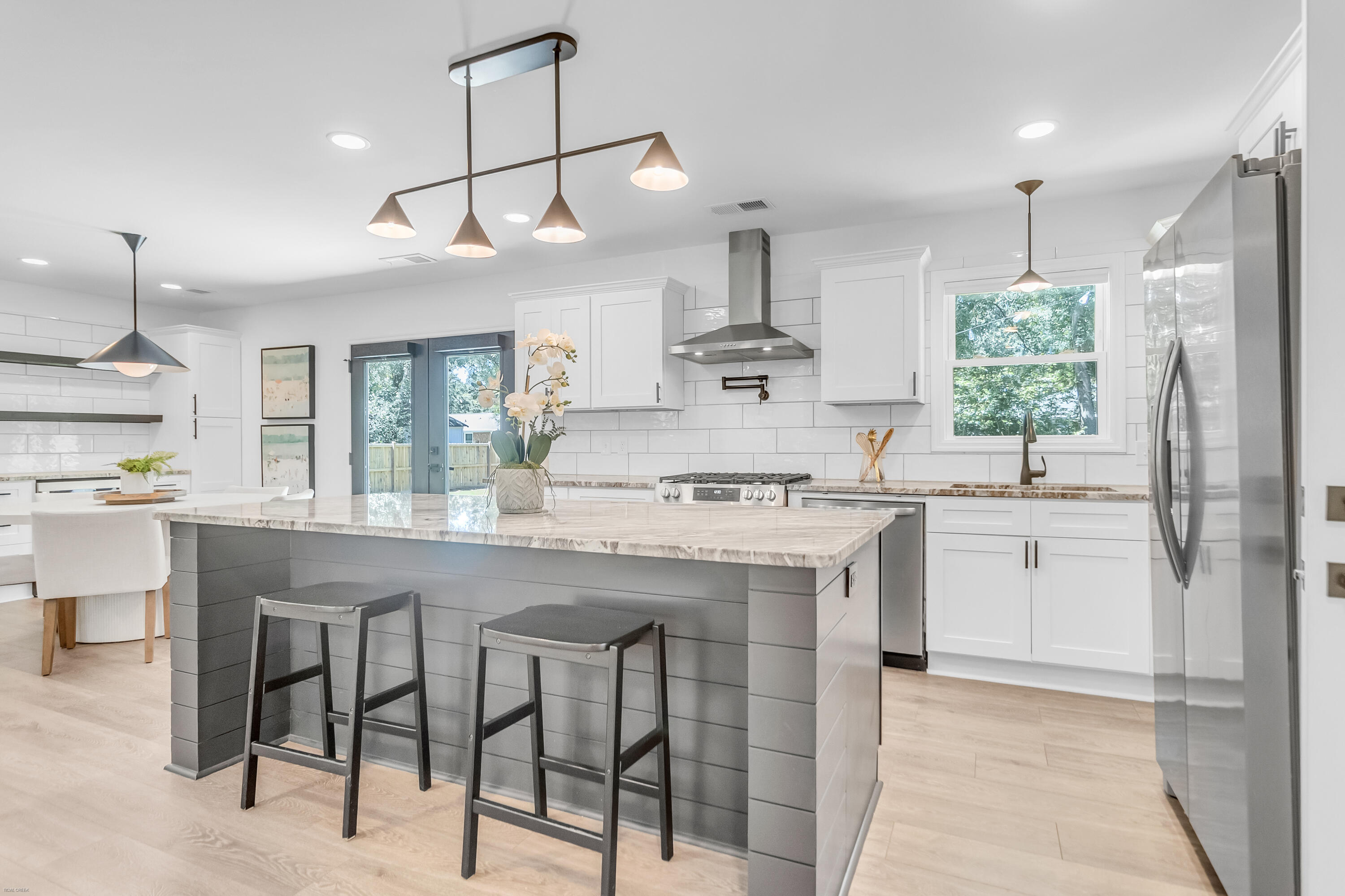 1079 Kentwood Circle