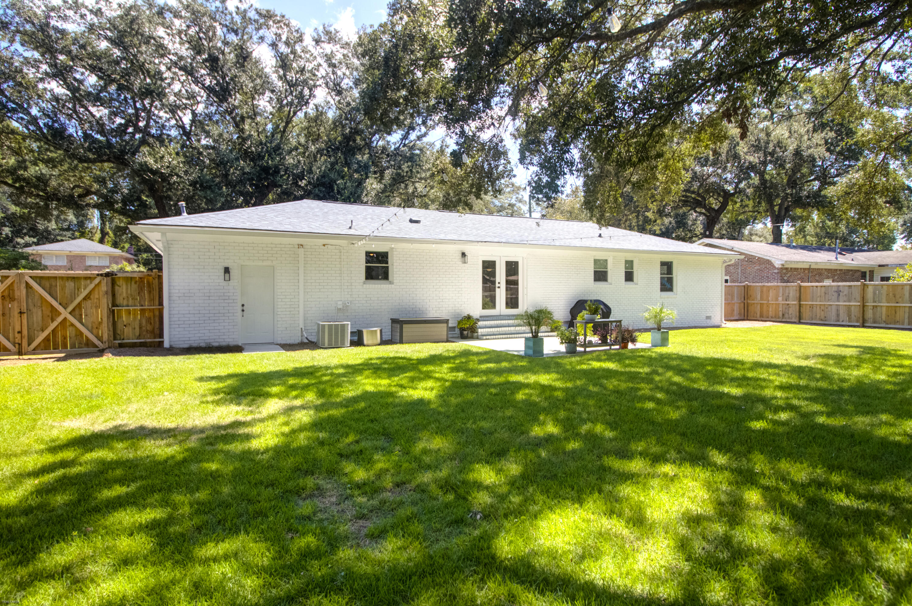 1079 Kentwood Circle