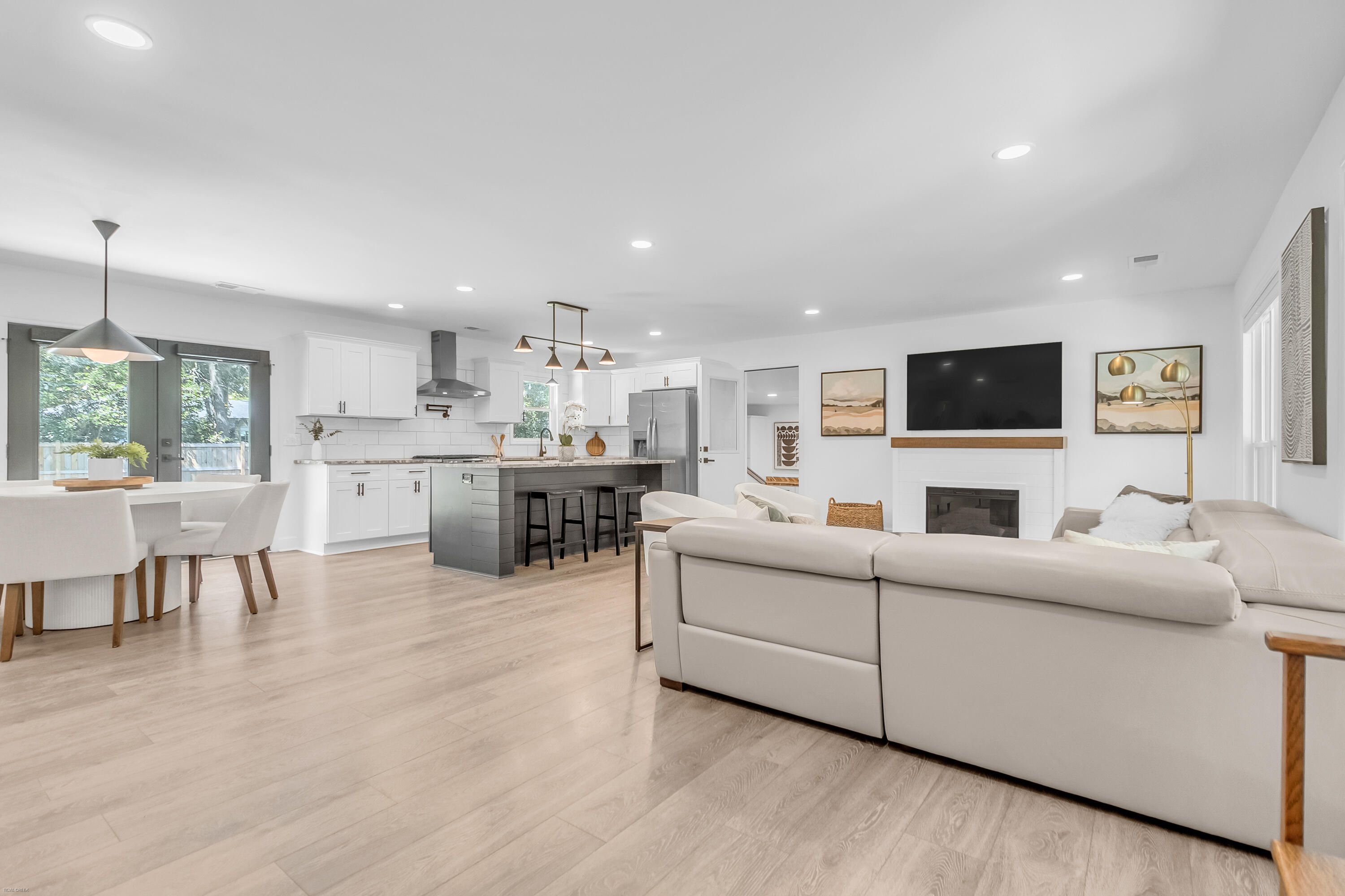 1079 Kentwood Circle