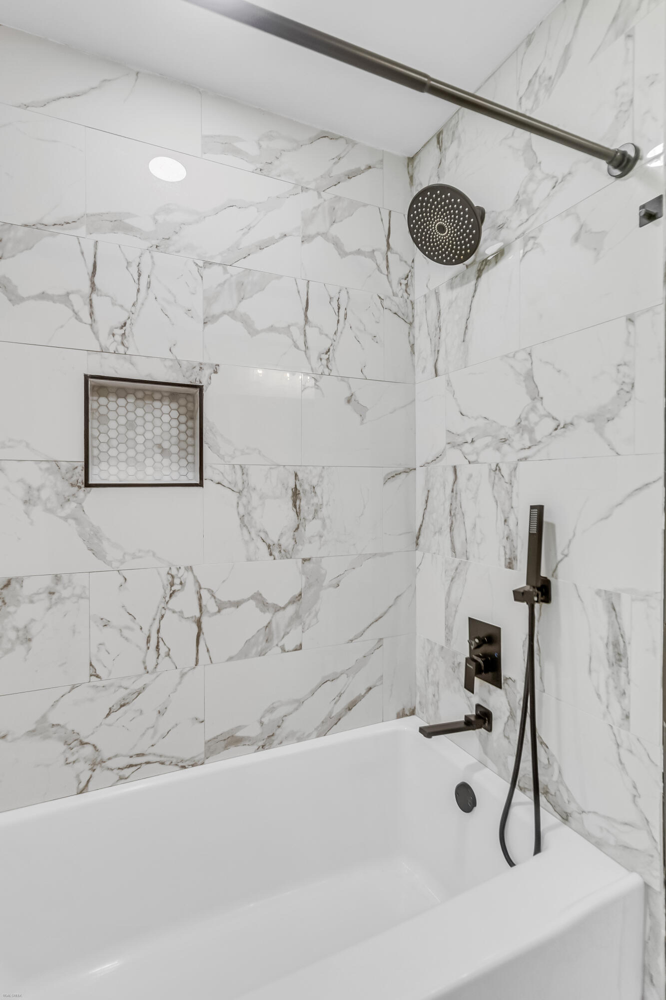1079 Kentwood Circle
