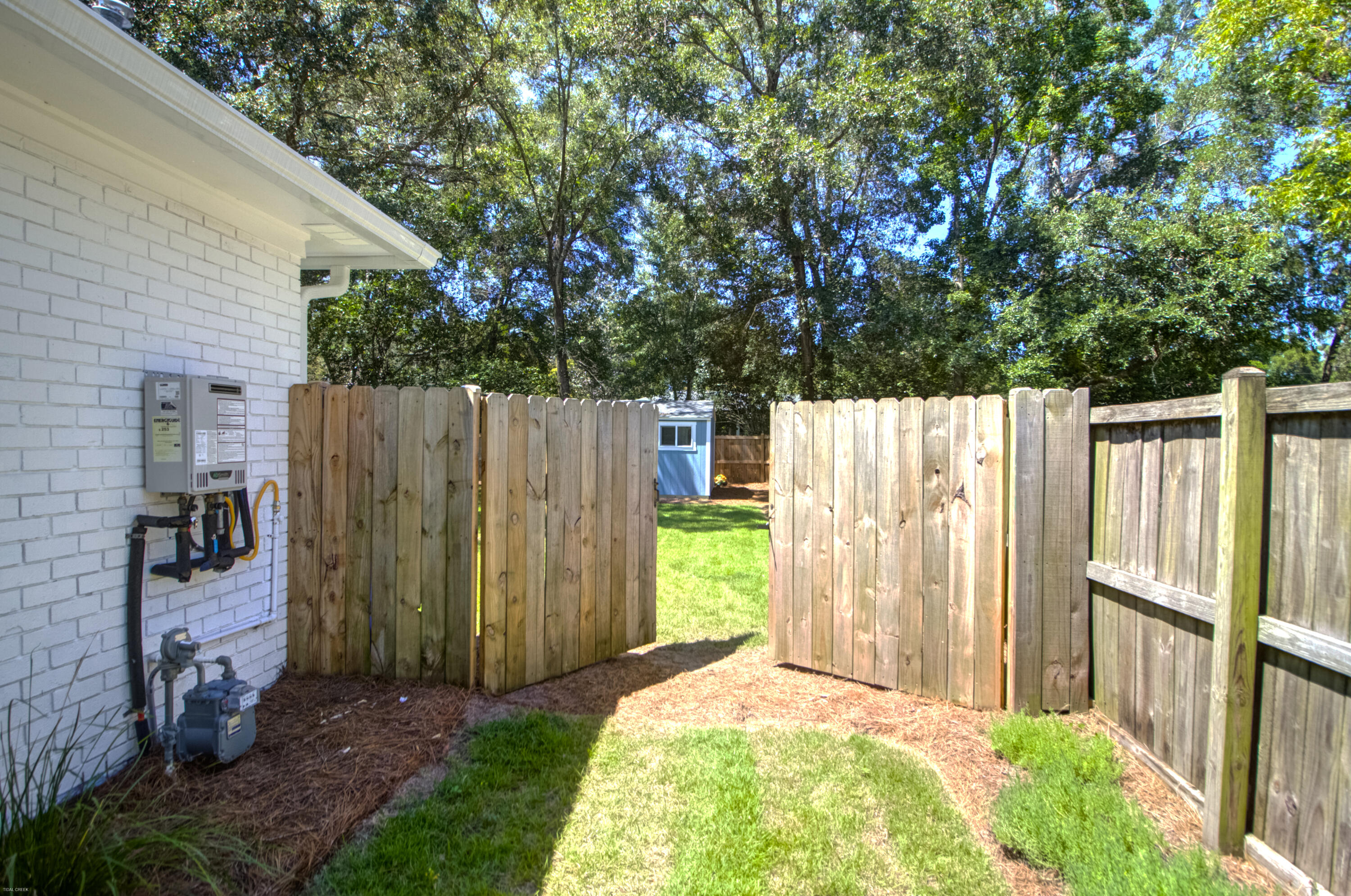 1079 Kentwood Circle