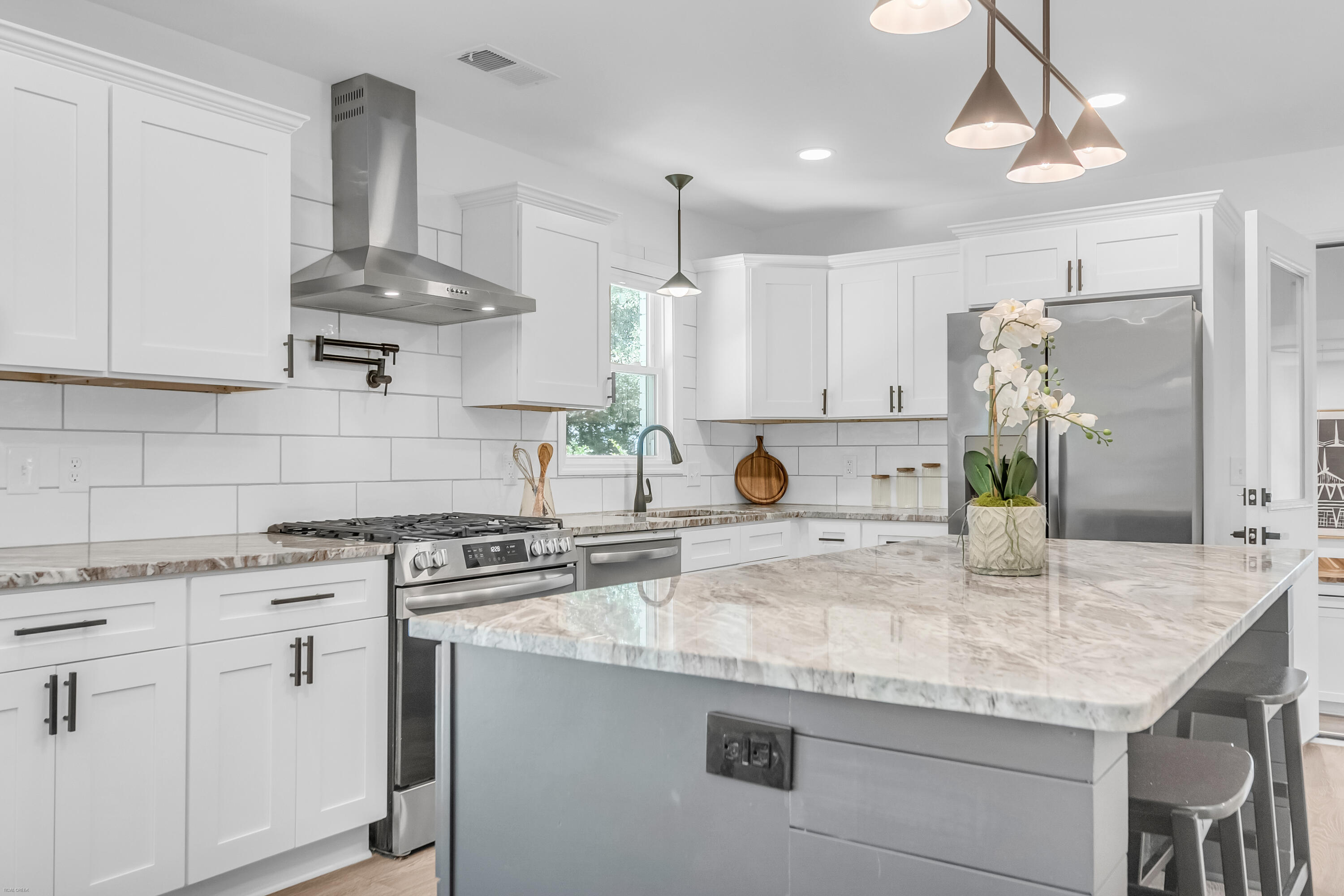 1079 Kentwood Circle