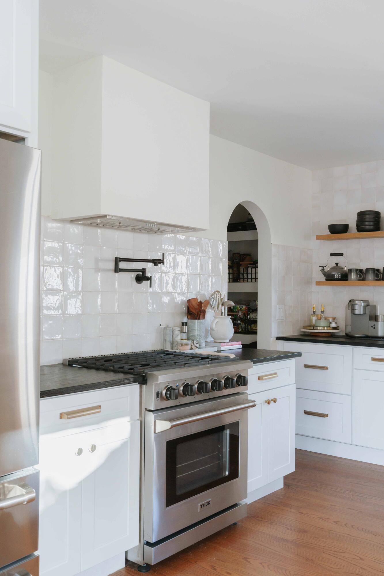 242 W Poplar Street, Charleston