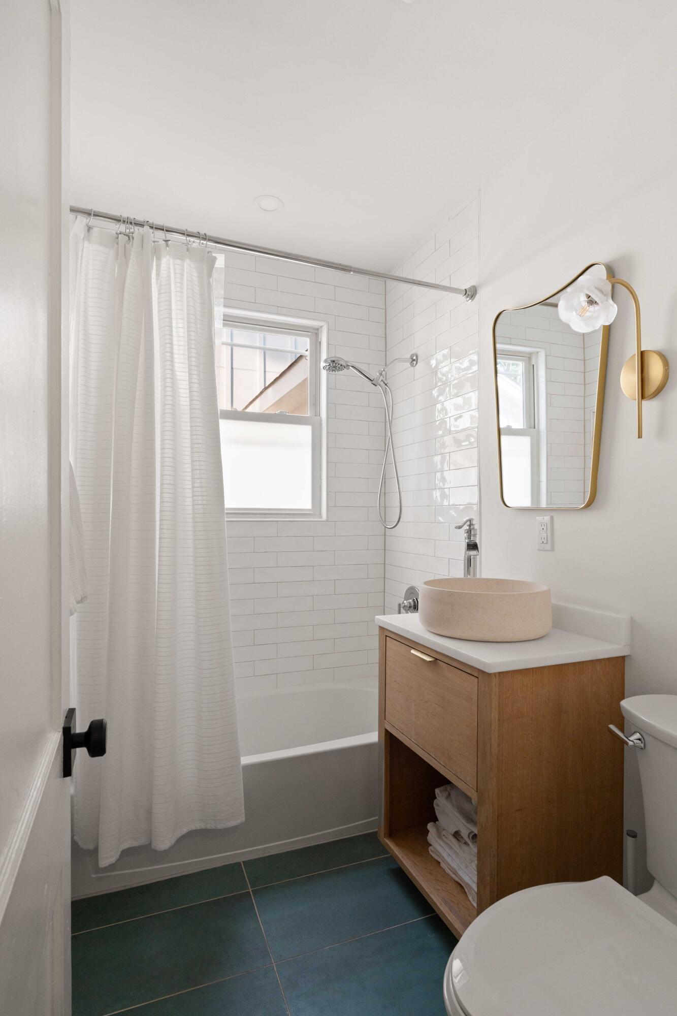 242 W Poplar Street, Charleston