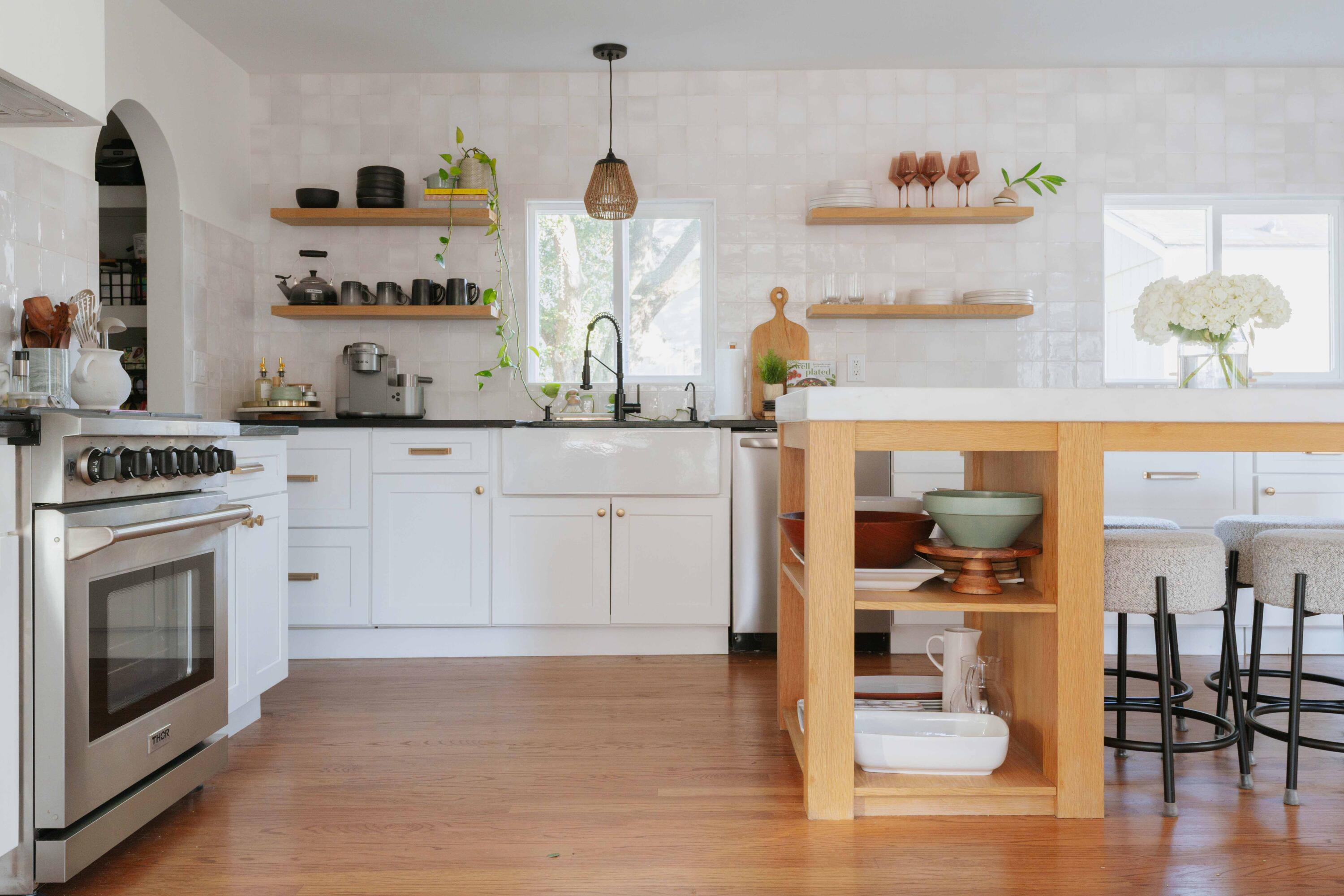 242 W Poplar Street, Charleston