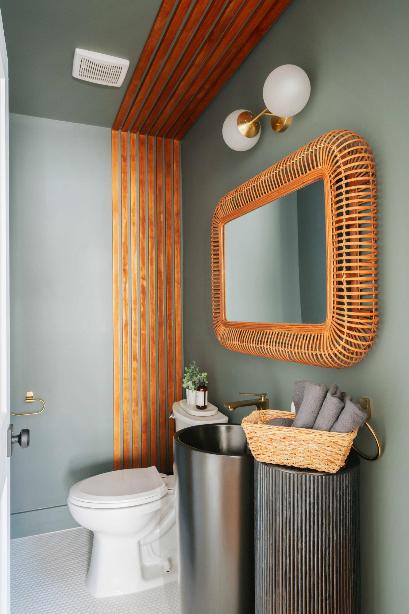 242 W Poplar Street, Charleston