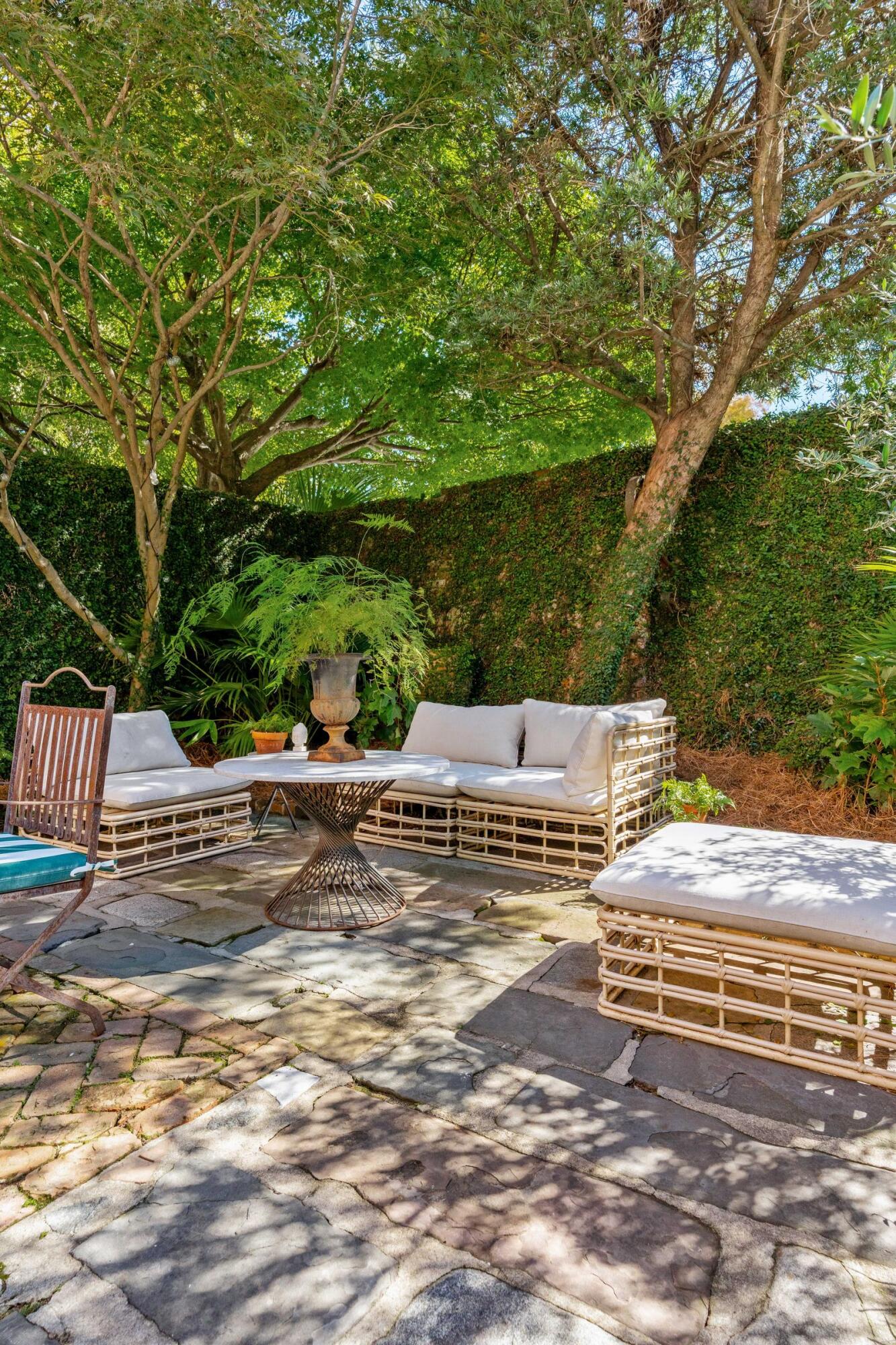 11 Saint Michaels Alley, Charleston