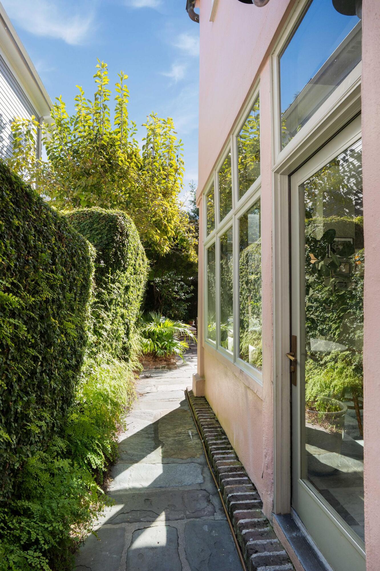 11 Saint Michaels Alley, Charleston