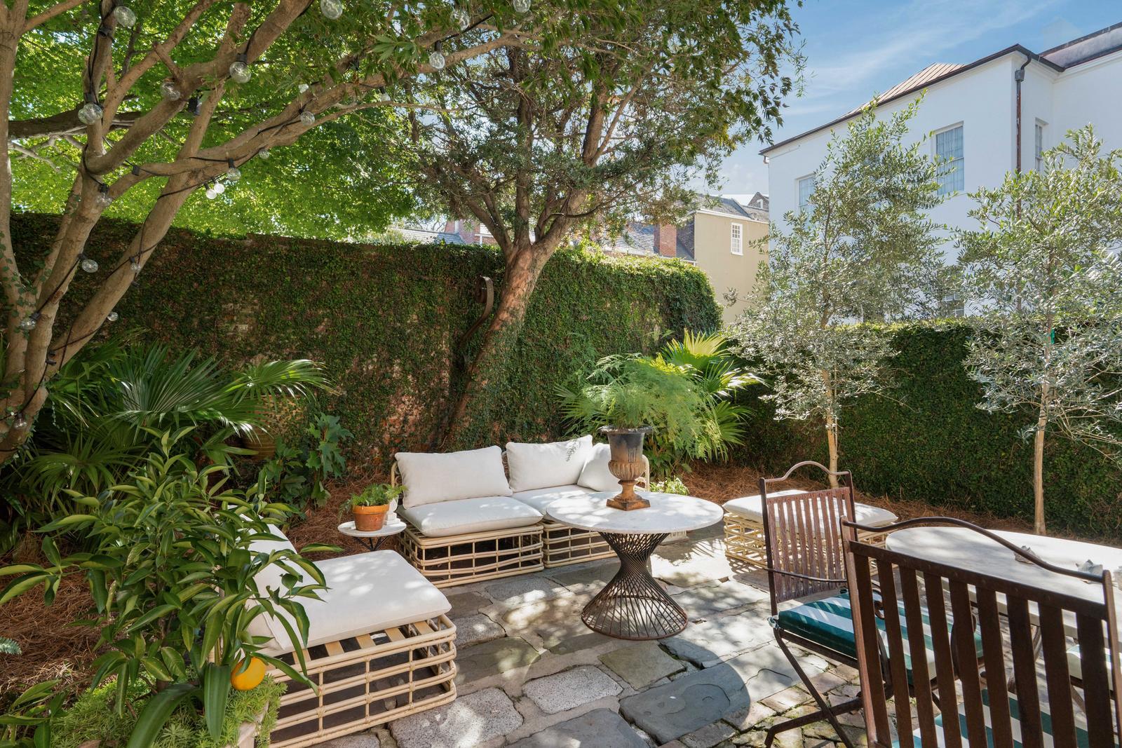 11 Saint Michaels Alley, Charleston