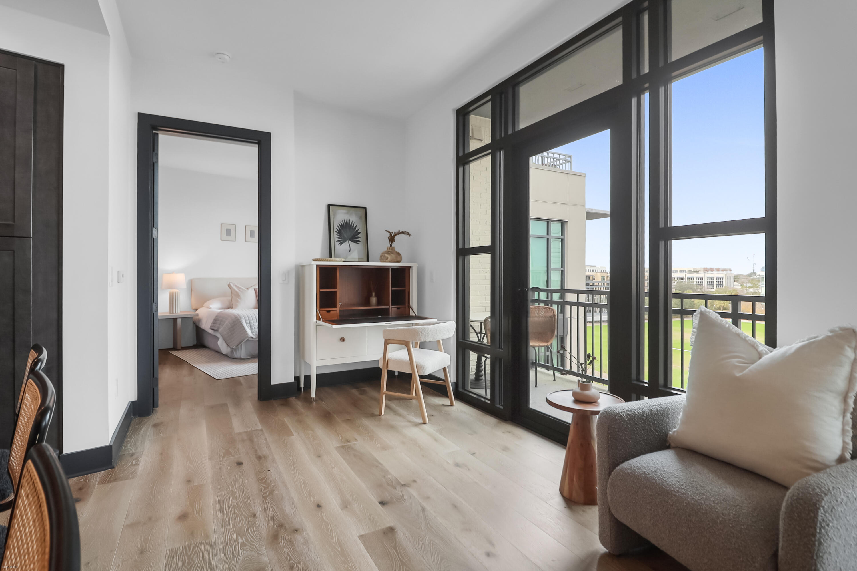 5 Gadsdenboro Street # 501