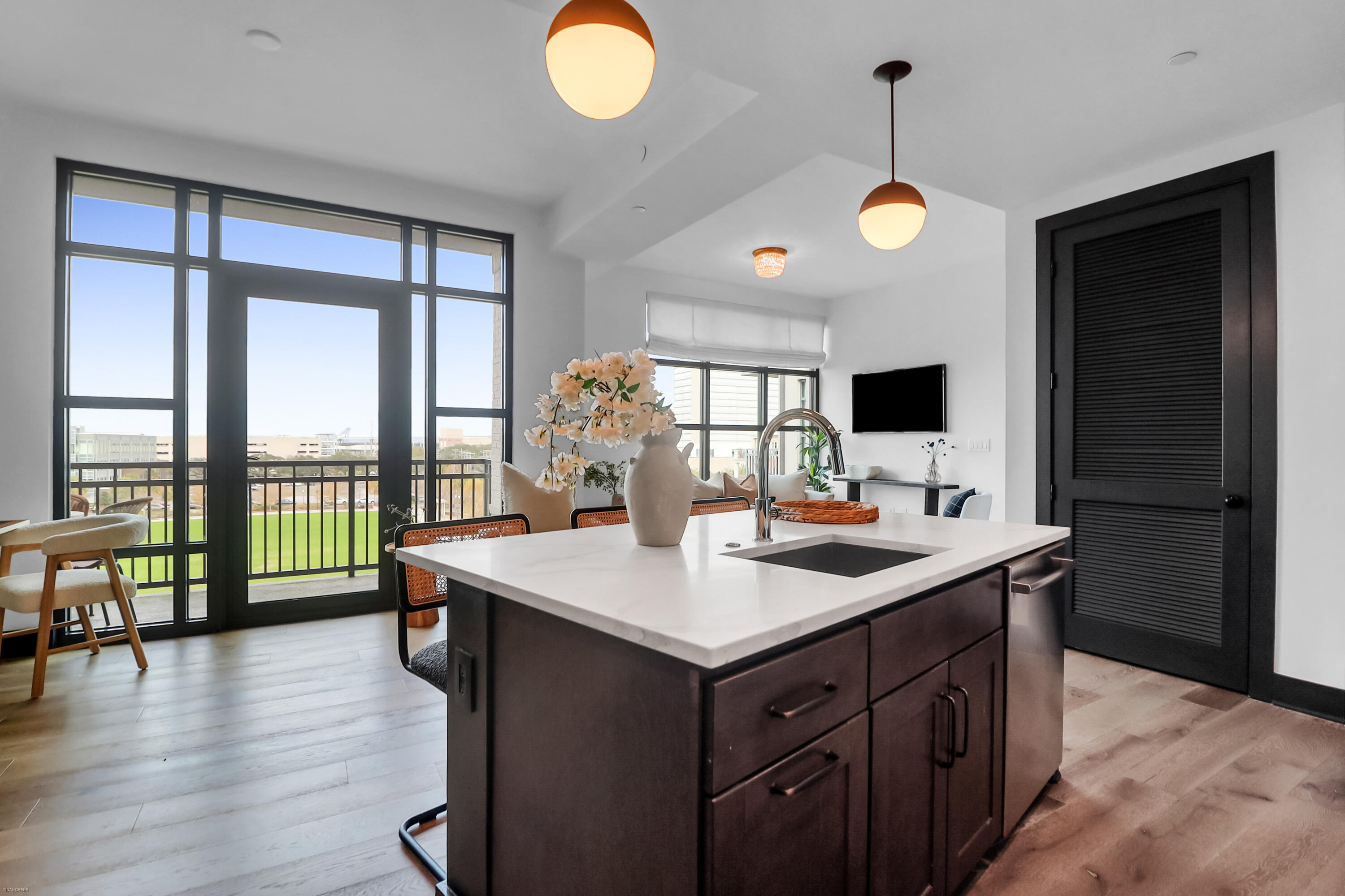 5 Gadsdenboro Street # 501