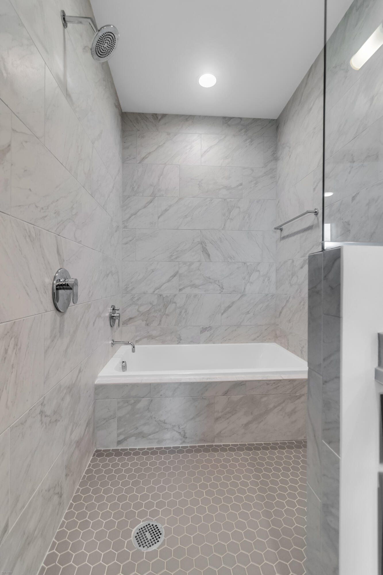 5 Gadsdenboro Street # 501