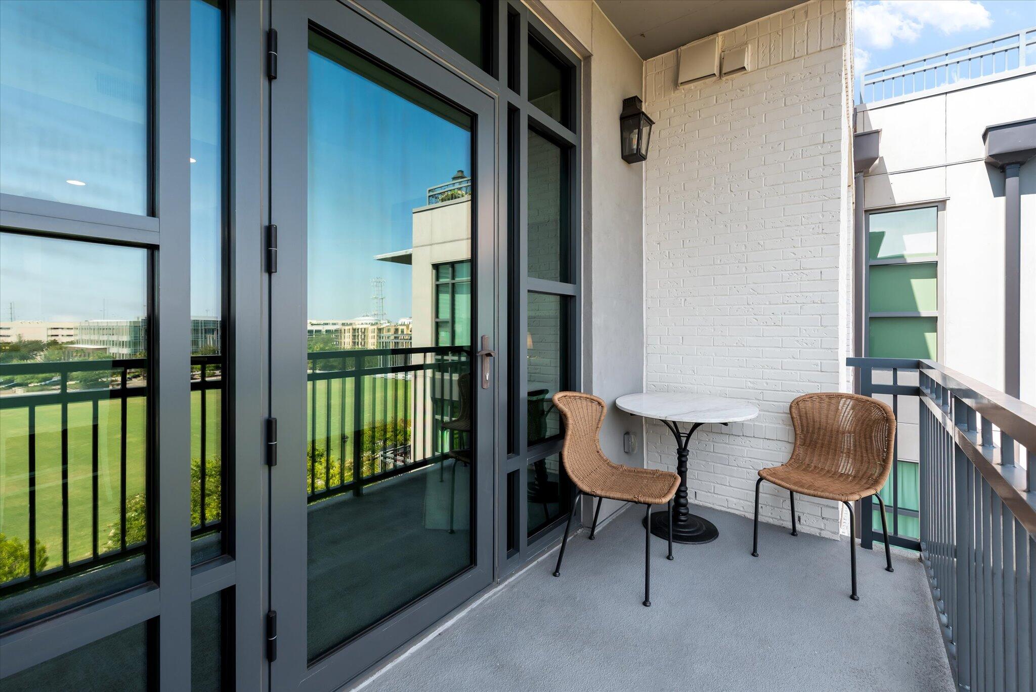 5 Gadsdenboro Street # 501