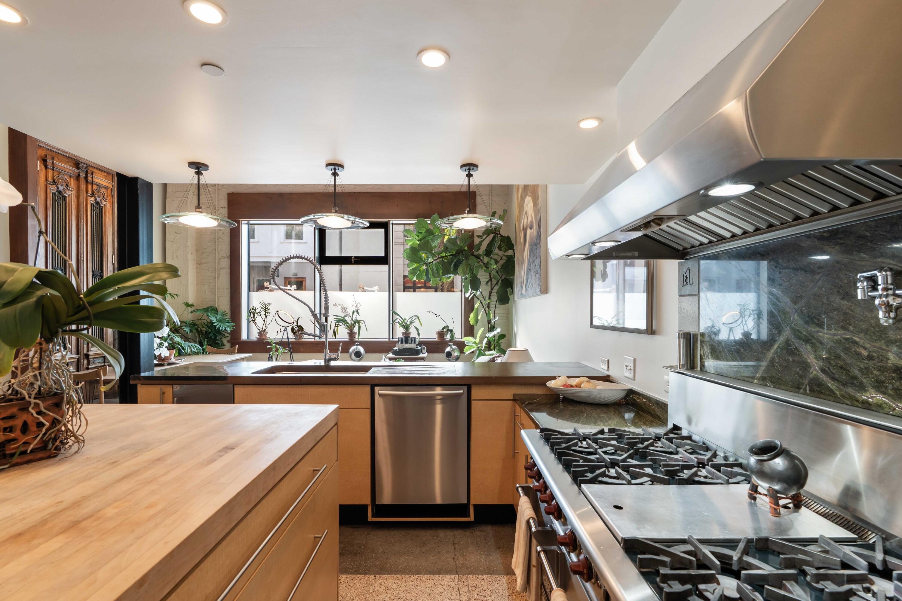 517 King Street # 10 Unit: Penthouse 1 & 10