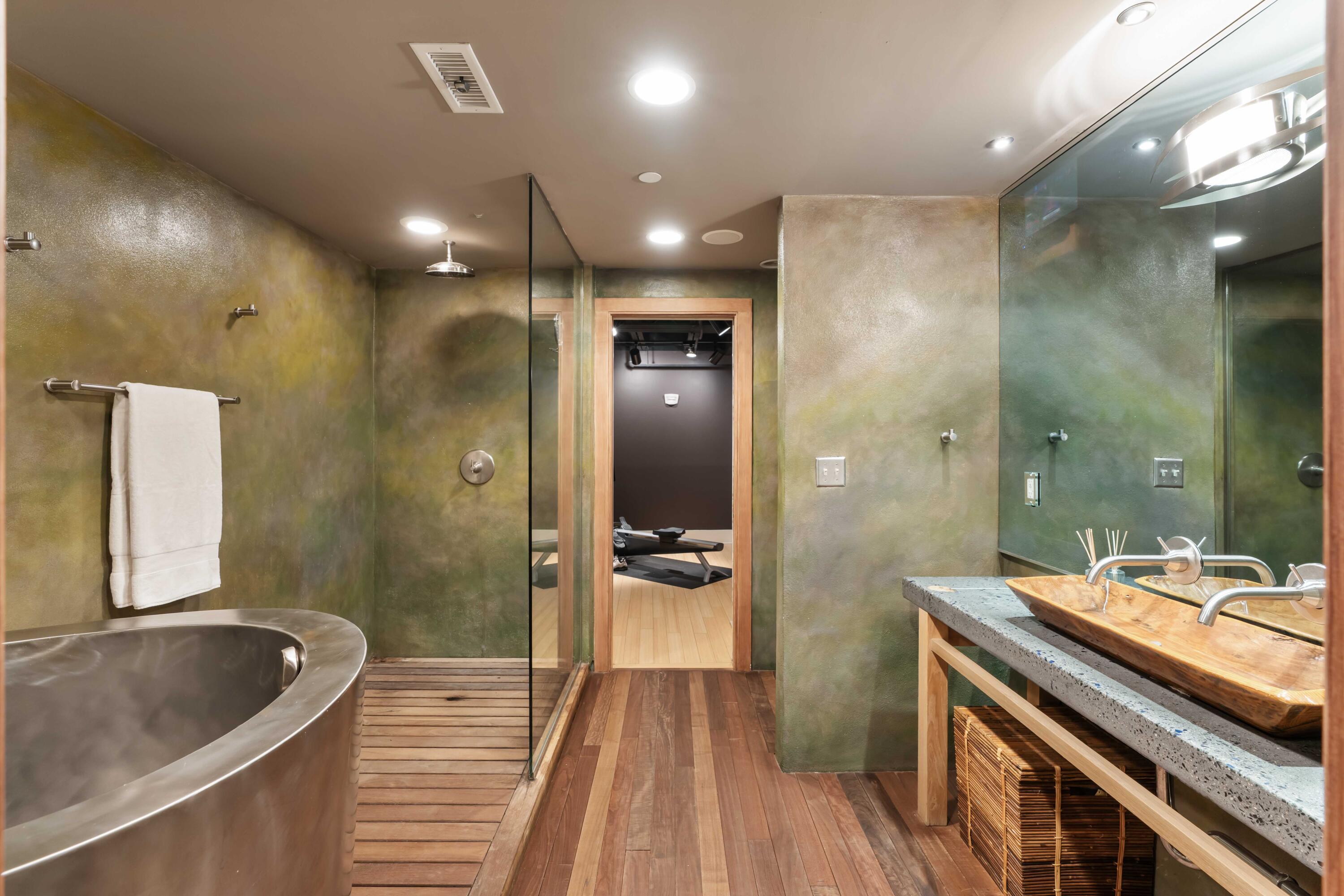 517 King Street # 10 Unit: Penthouse 1 & 10