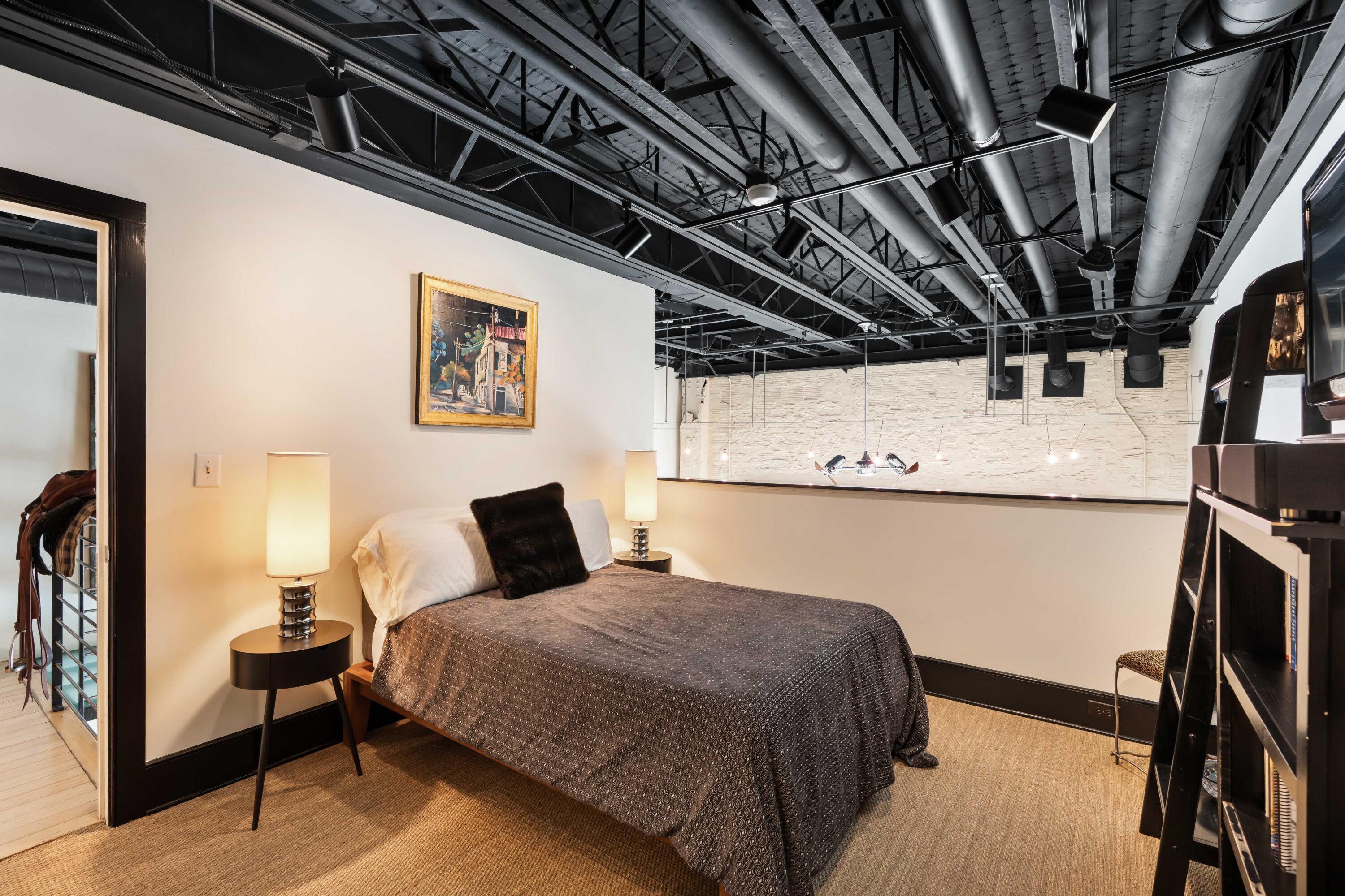 517 King Street # 10 Unit: Penthouse 1 & 10