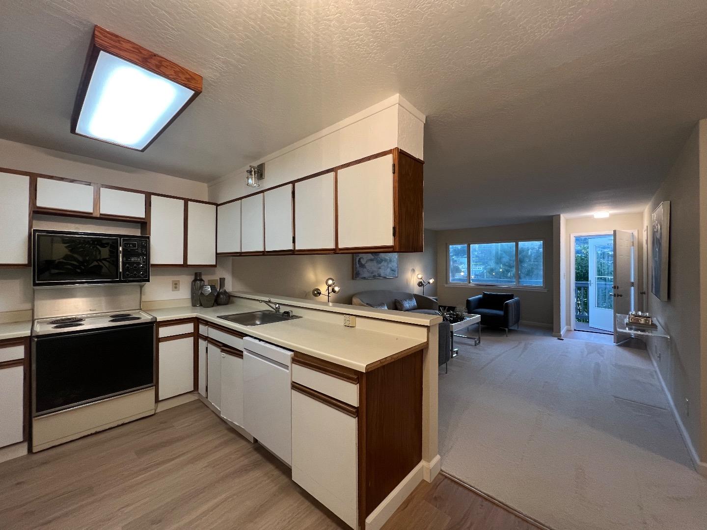 737 San Bruno Avenue Unit: 2