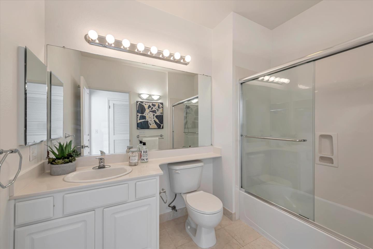 101 Crescent Way Unit: 2412