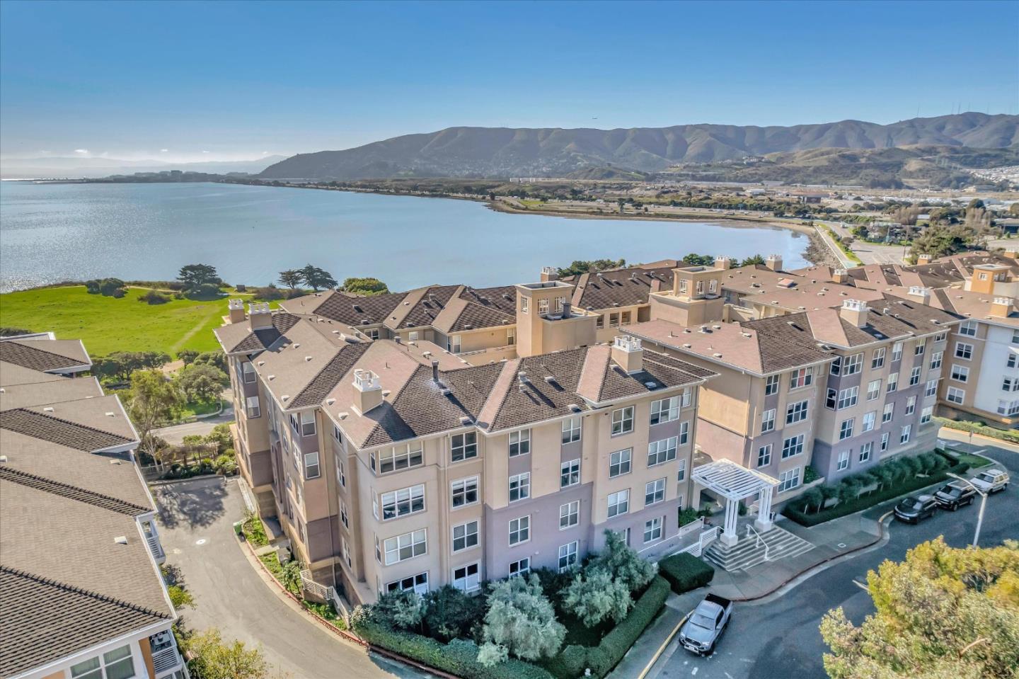 101 Crescent Way Unit: 2412