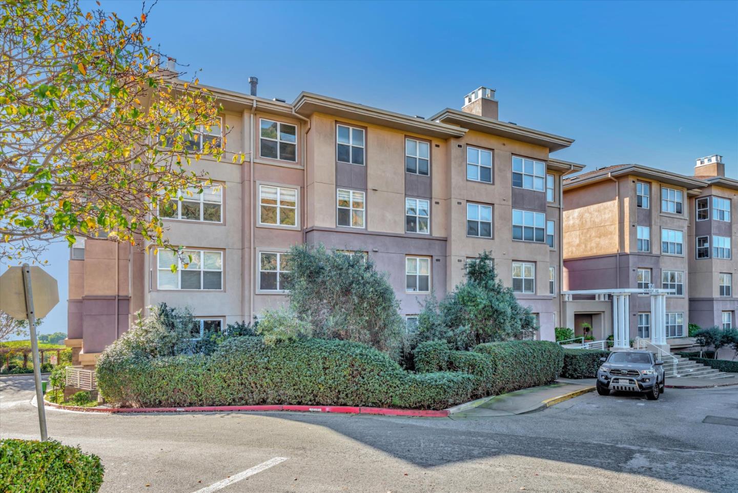 101 Crescent Way Unit: 2412