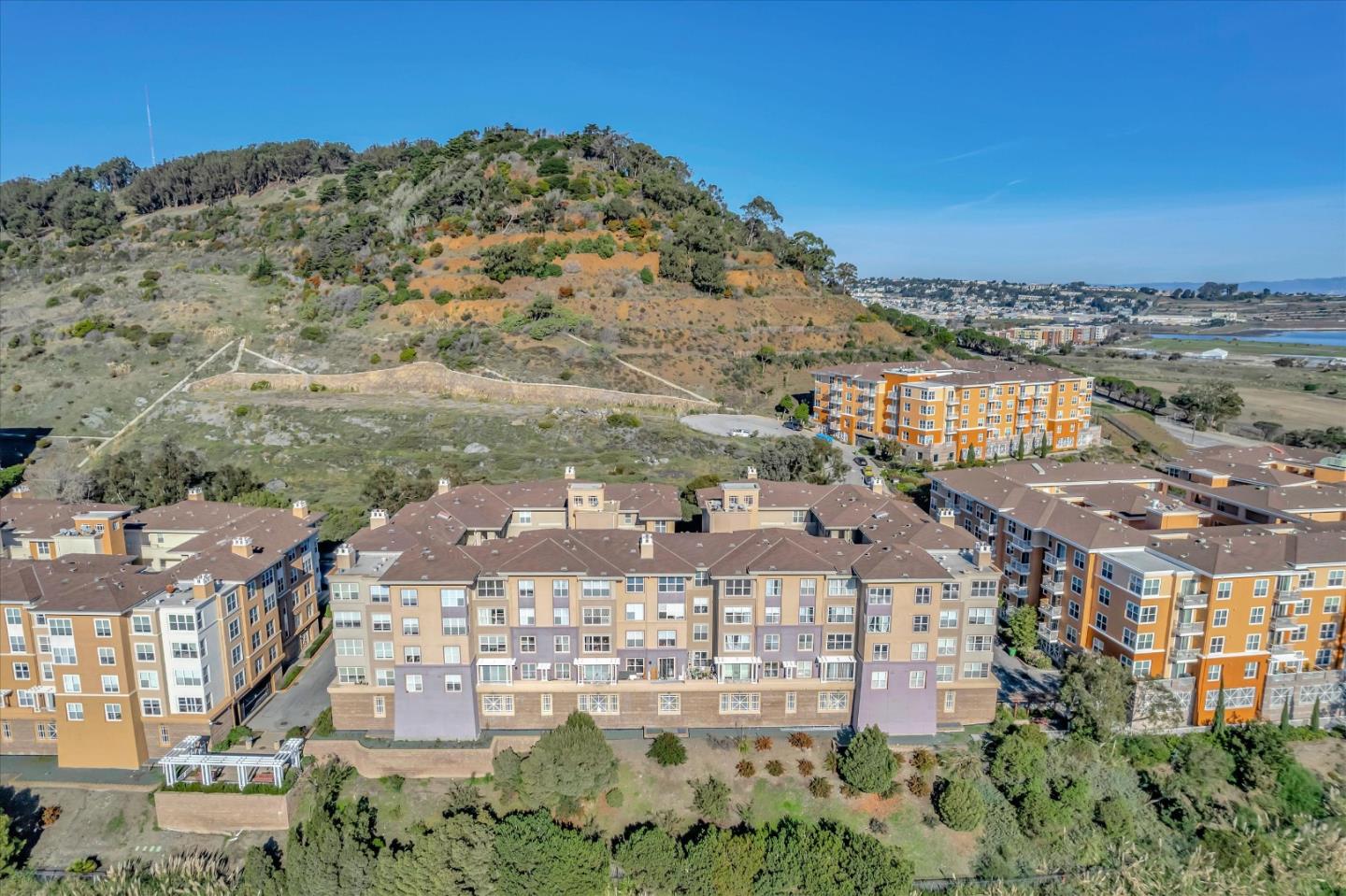 101 Crescent Way Unit: 2412