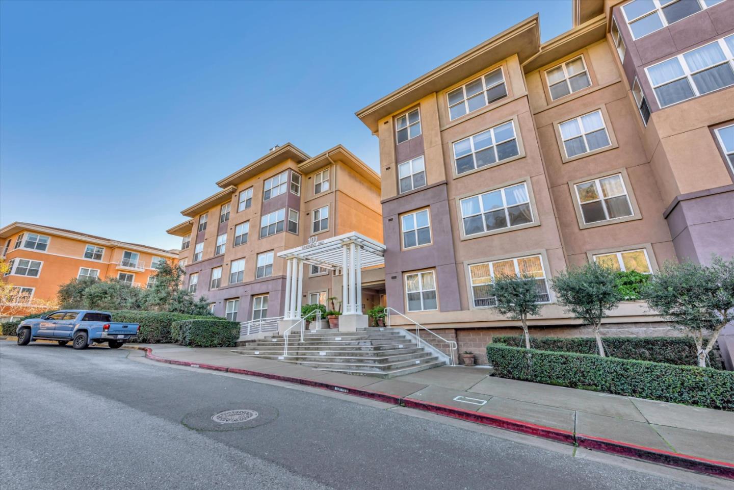 101 Crescent Way Unit: 2412