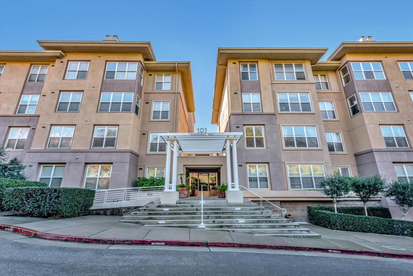 101 Crescent Way Unit: 2412