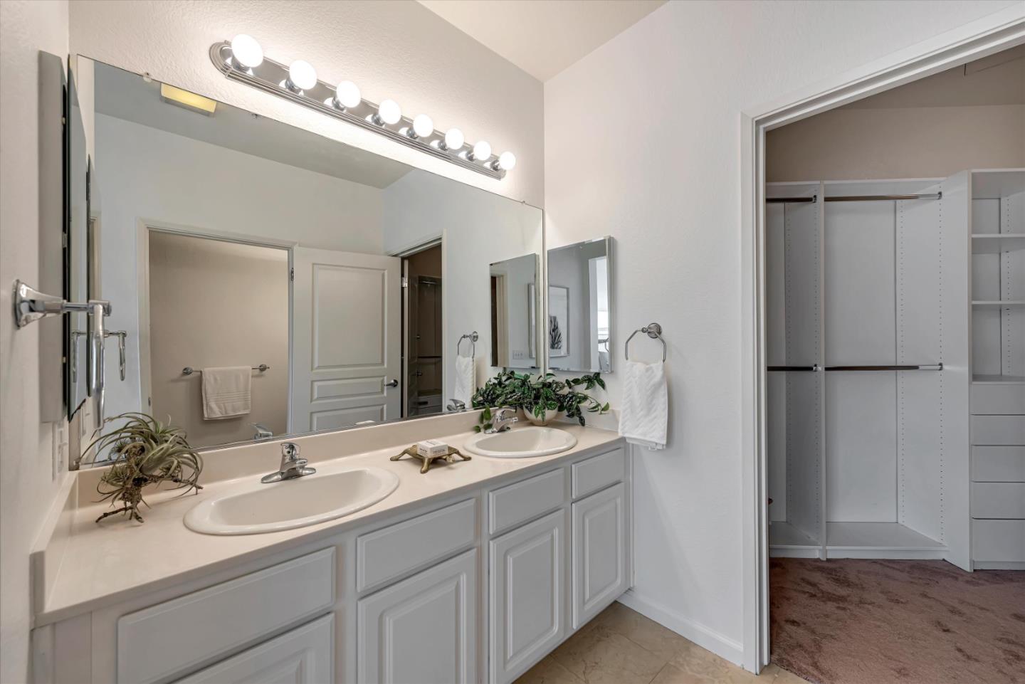 101 Crescent Way Unit: 2412