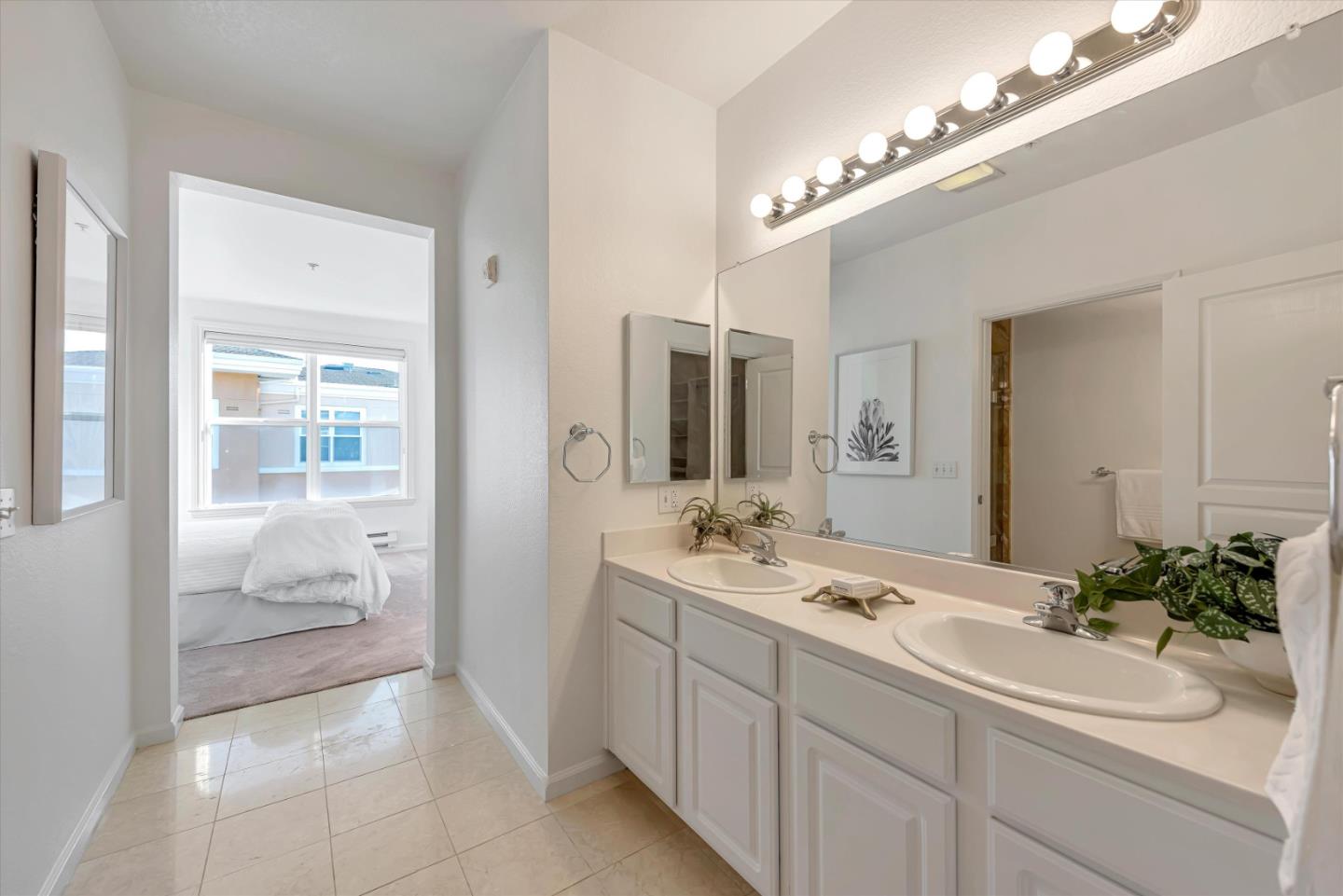 101 Crescent Way Unit: 2412