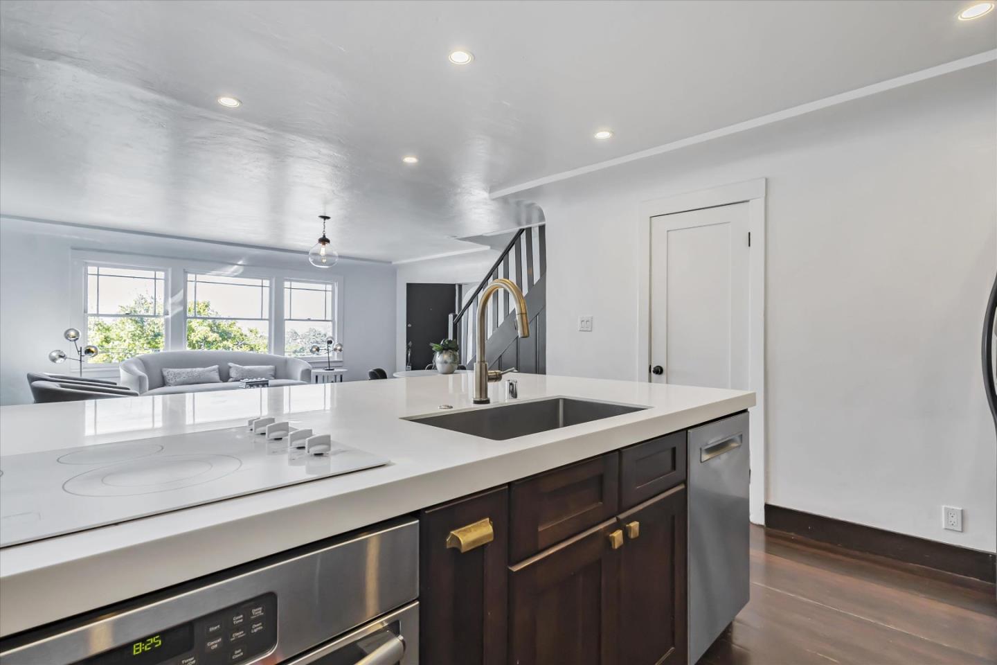 347 Alvarado ST