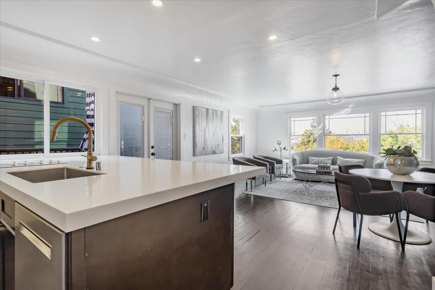 347 Alvarado ST