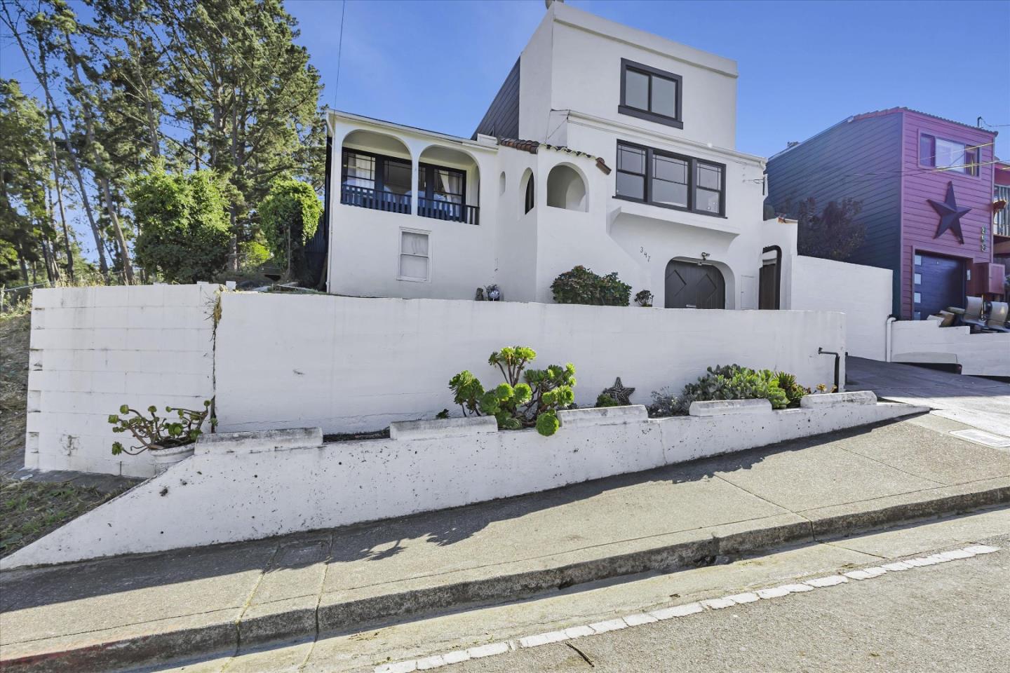 347 Alvarado ST