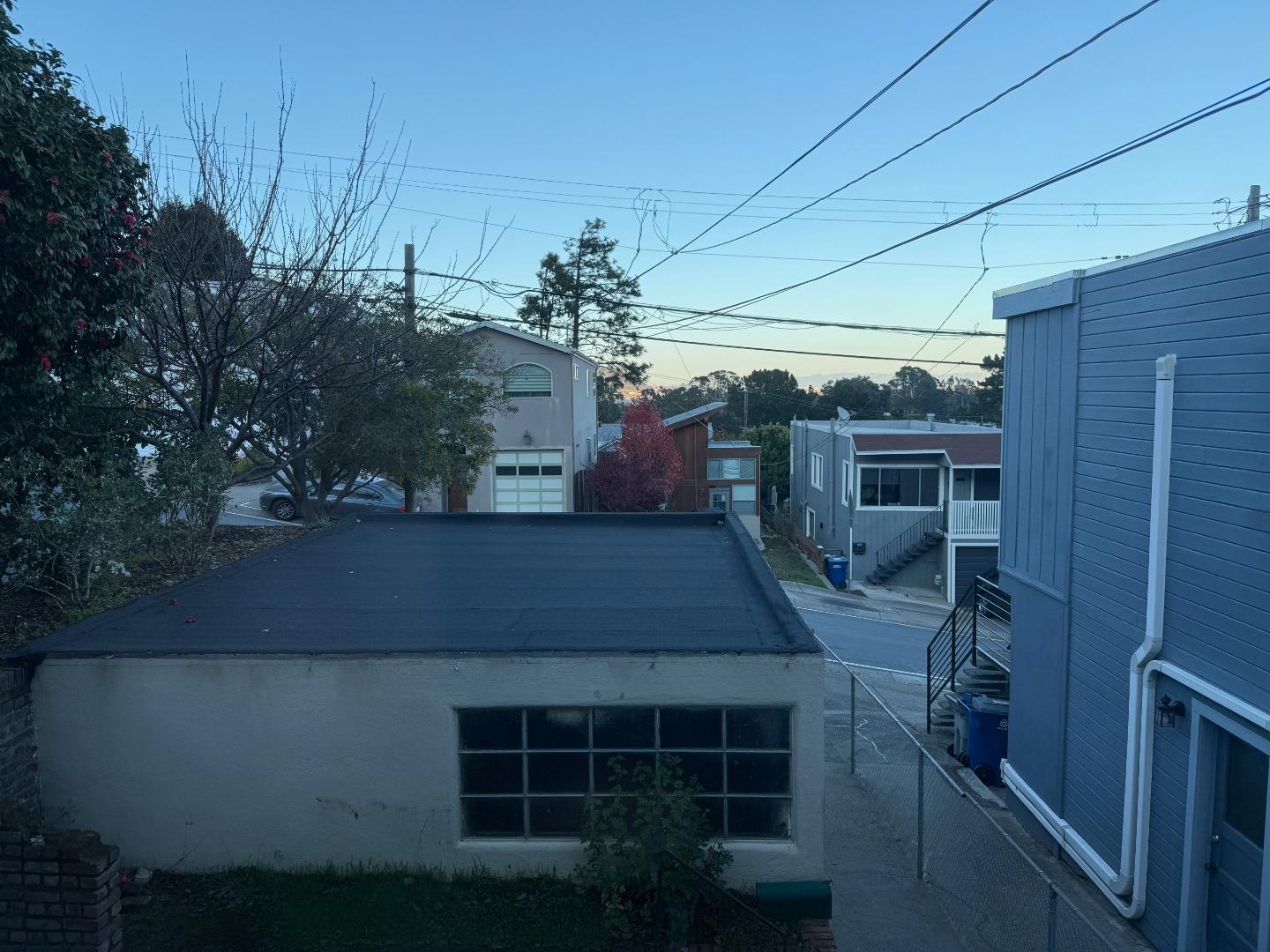 465 Mariposa ST