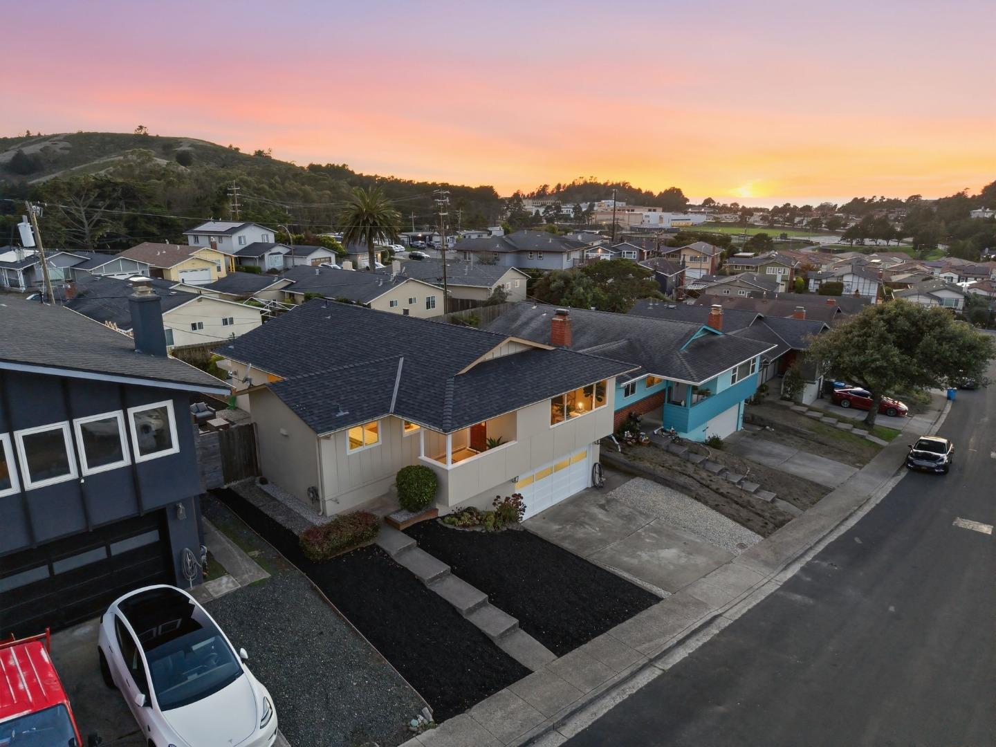 245 Castleton WAY