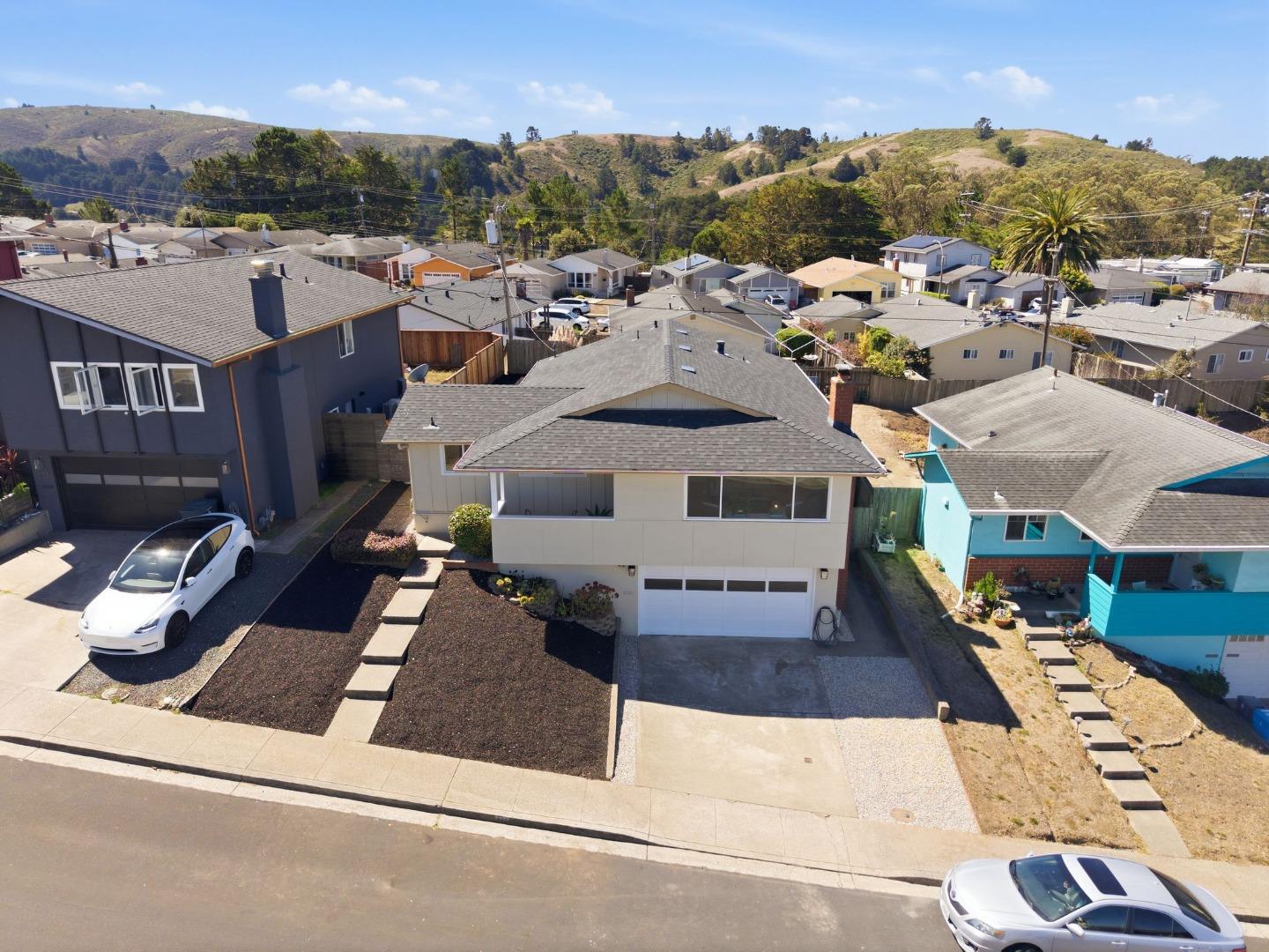 245 Castleton WAY