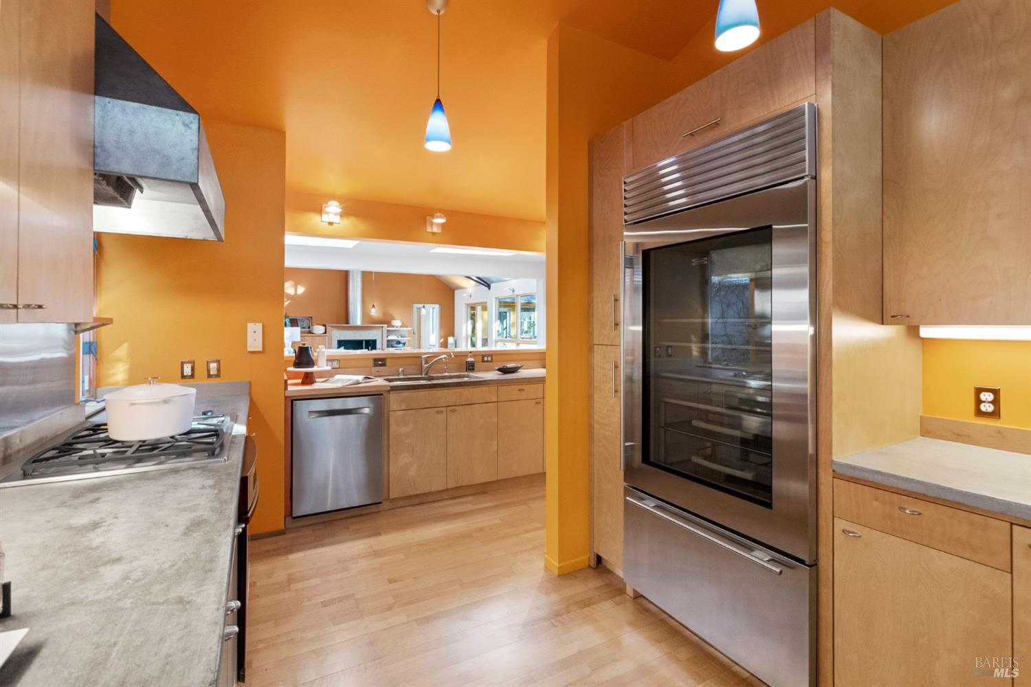 328 Panoramic Highway