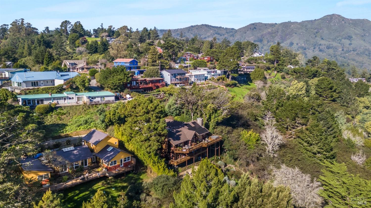 328 Panoramic Highway