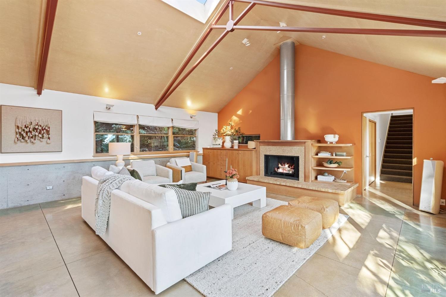 328 Panoramic Highway