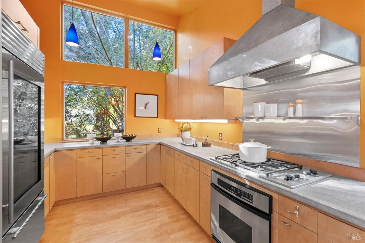 328 Panoramic Highway