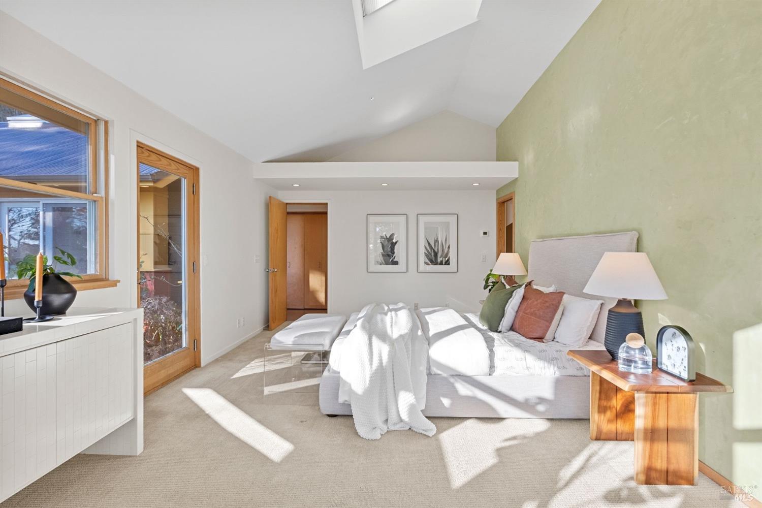 328 Panoramic Highway