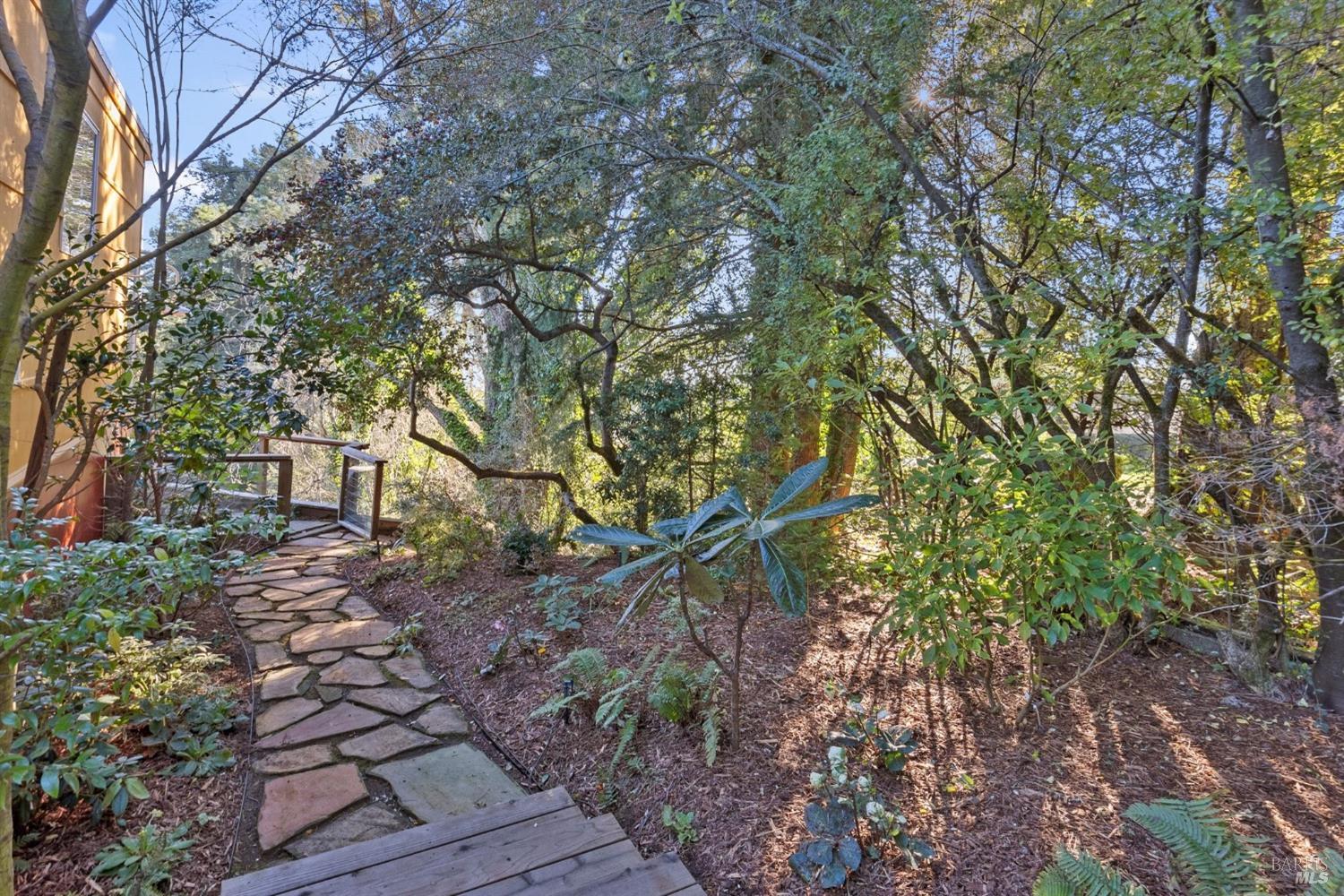 328 Panoramic Highway