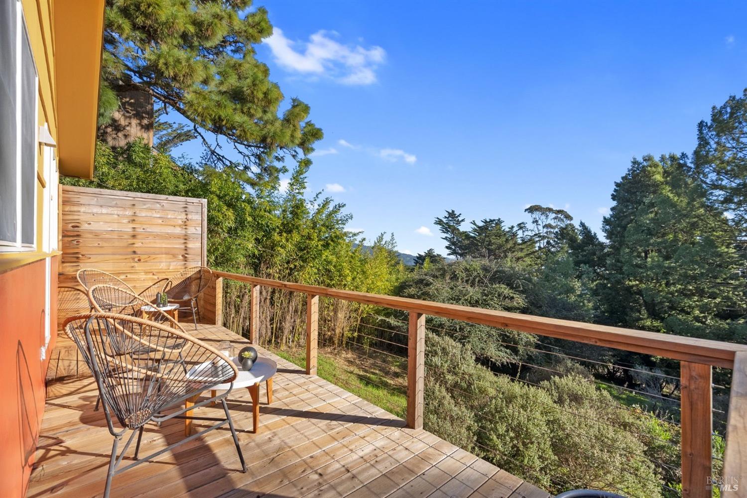 328 Panoramic Highway