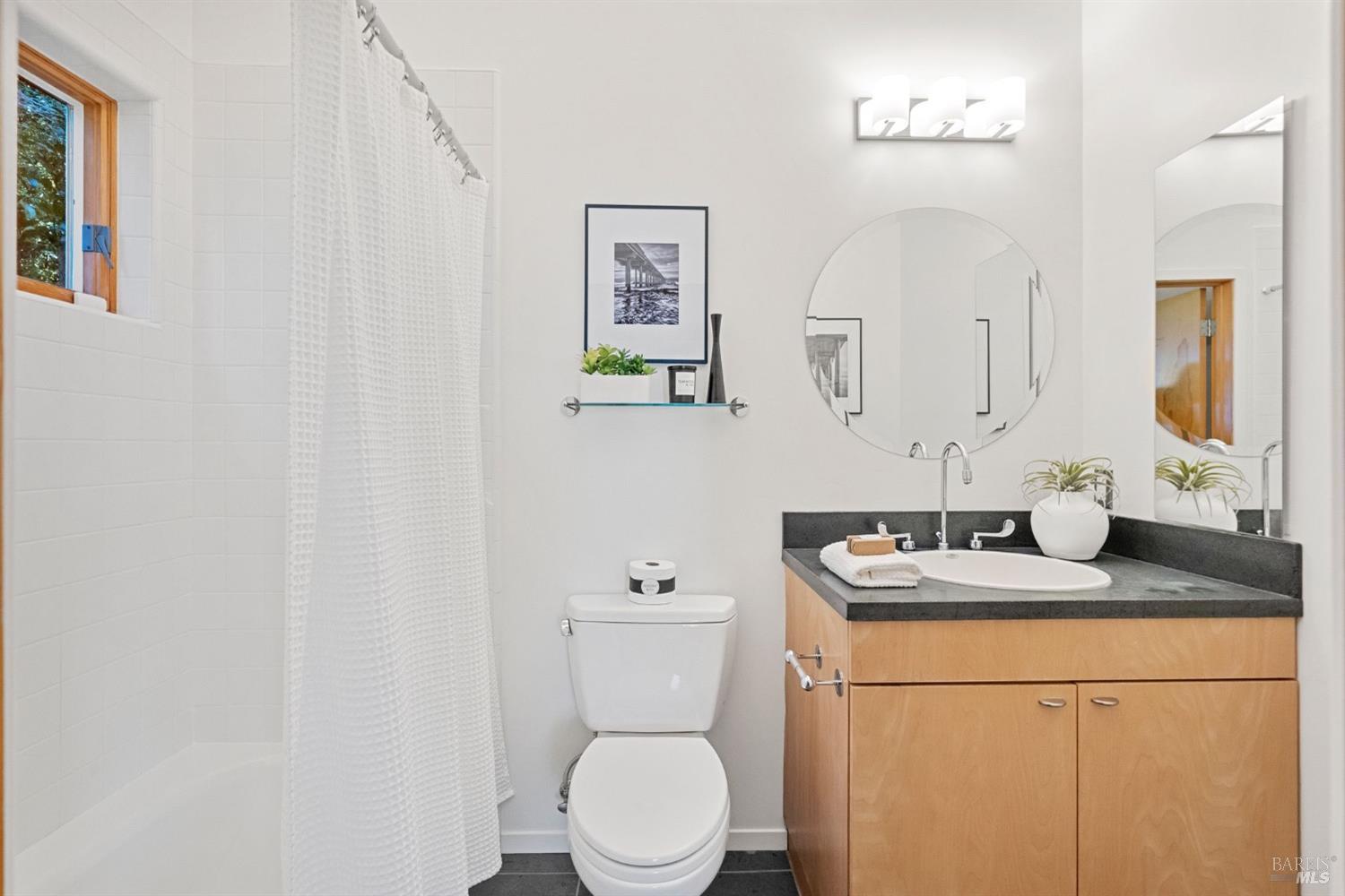 328 Panoramic Highway